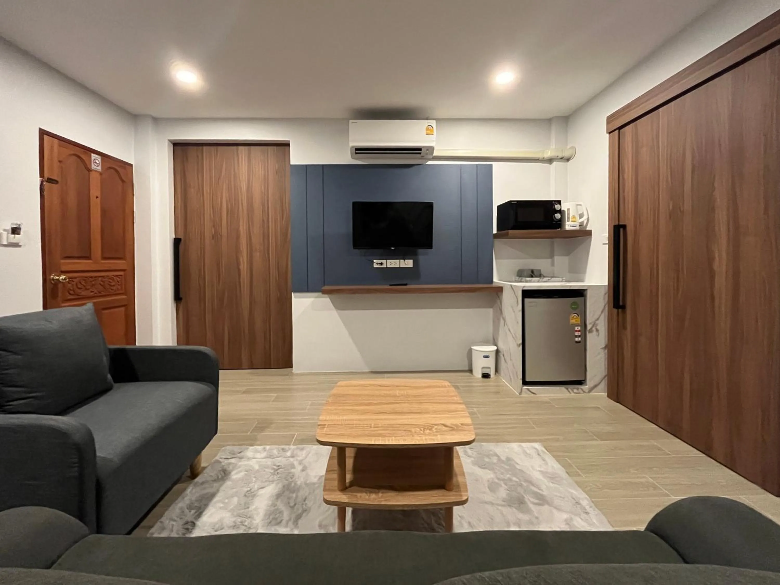 Communal lounge/ TV room in Rendezvous Oldtown Chiangmai