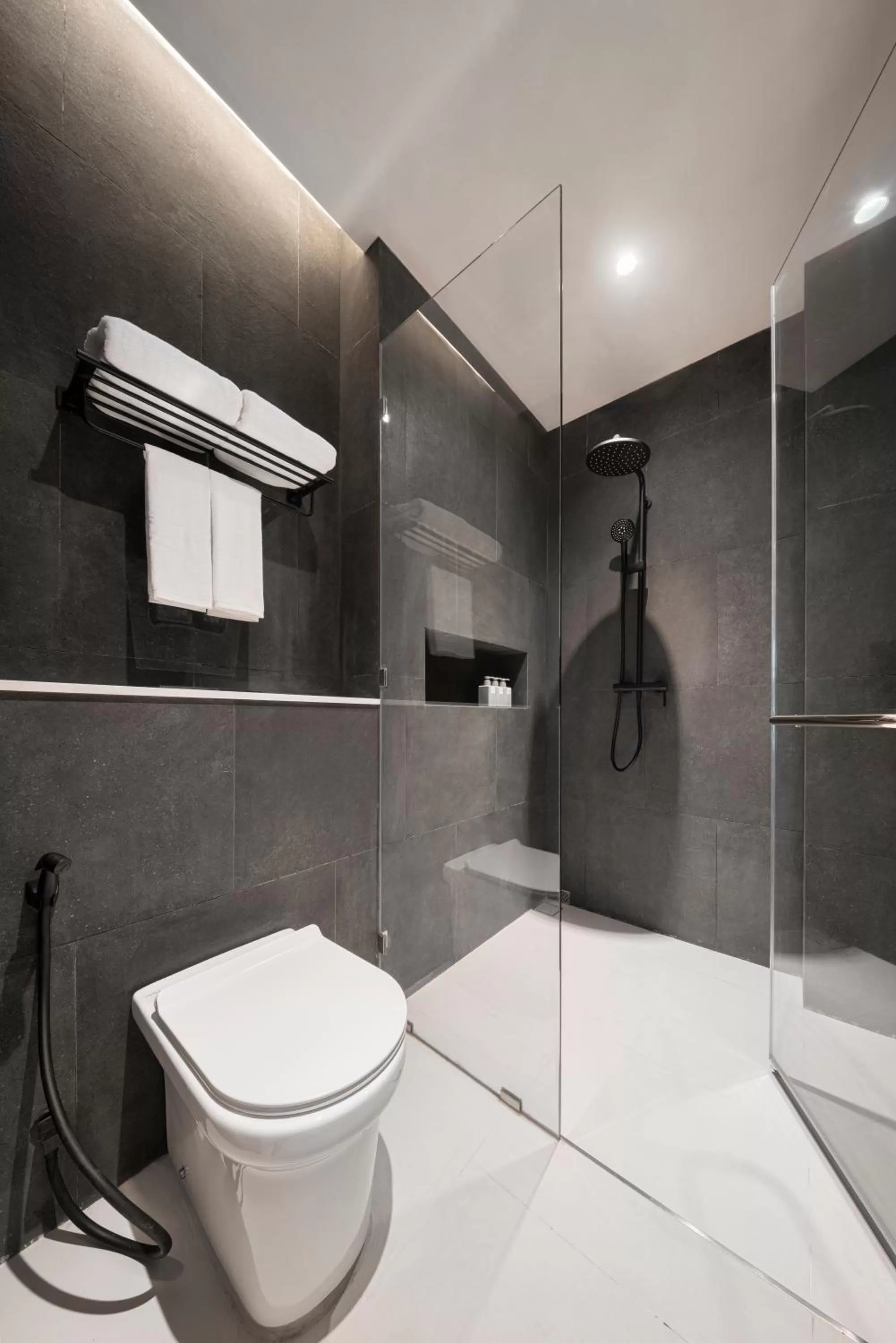 Shower in Ramada Plaza by Wyndham Bangkok Sukhumvit 48