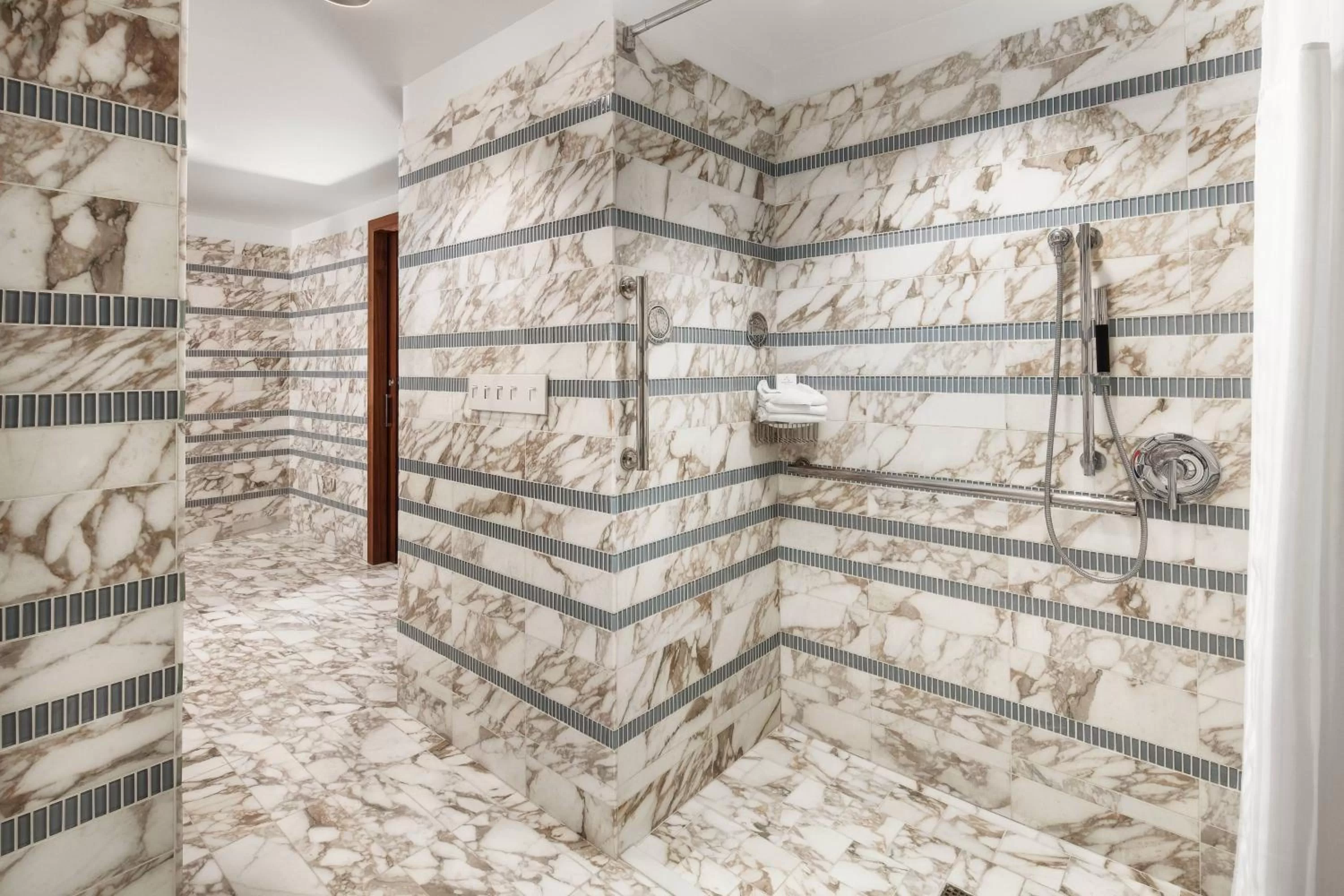 Bathroom in JW Marriott Indianapolis