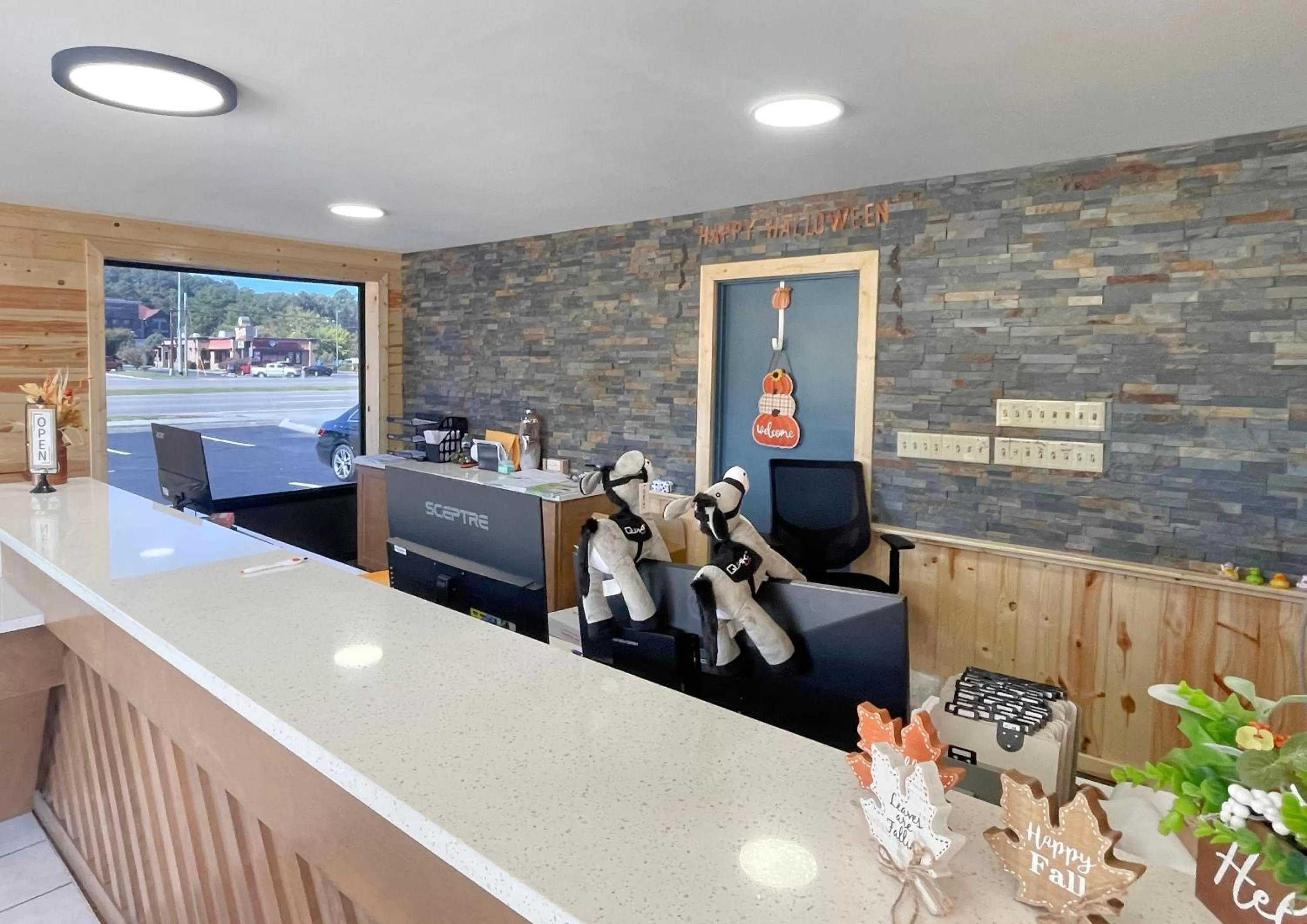 Lobby or reception in Travelodge by Wyndham Pigeon Forge Dollywood Lane