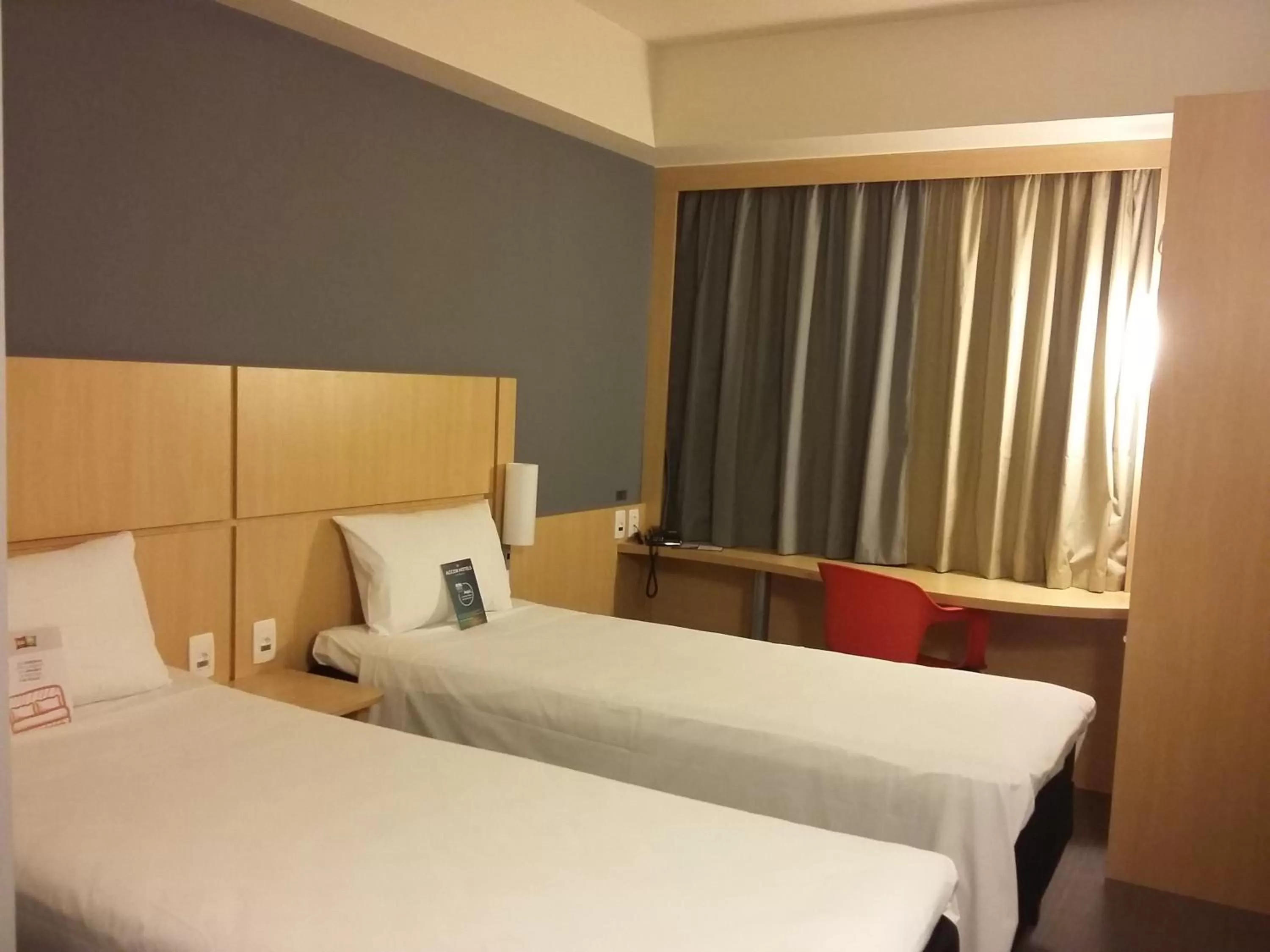 Photo of the whole room, Bed in ibis Rio Porto Atlantico