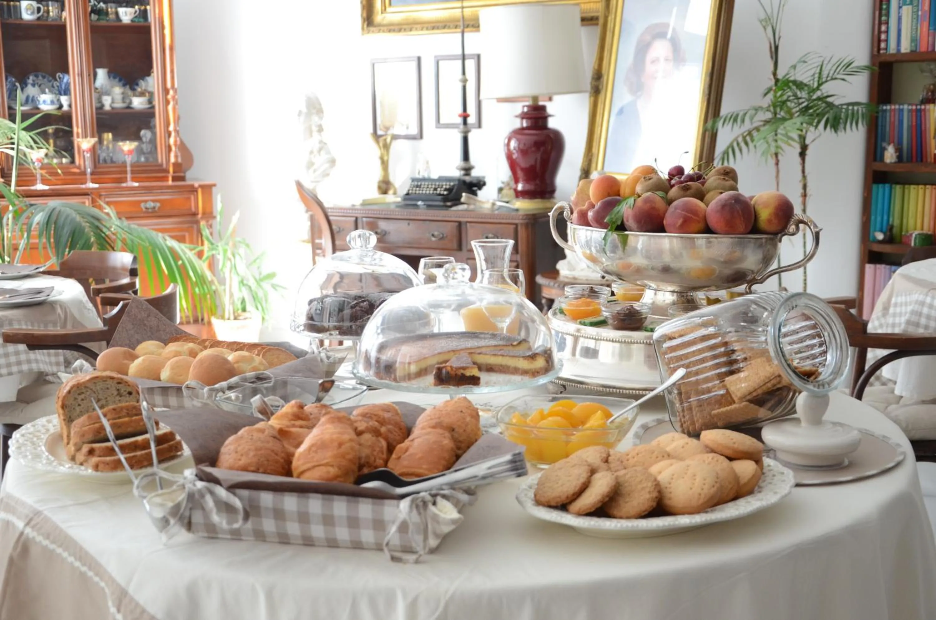 Restaurant/places to eat in Hotel Silva