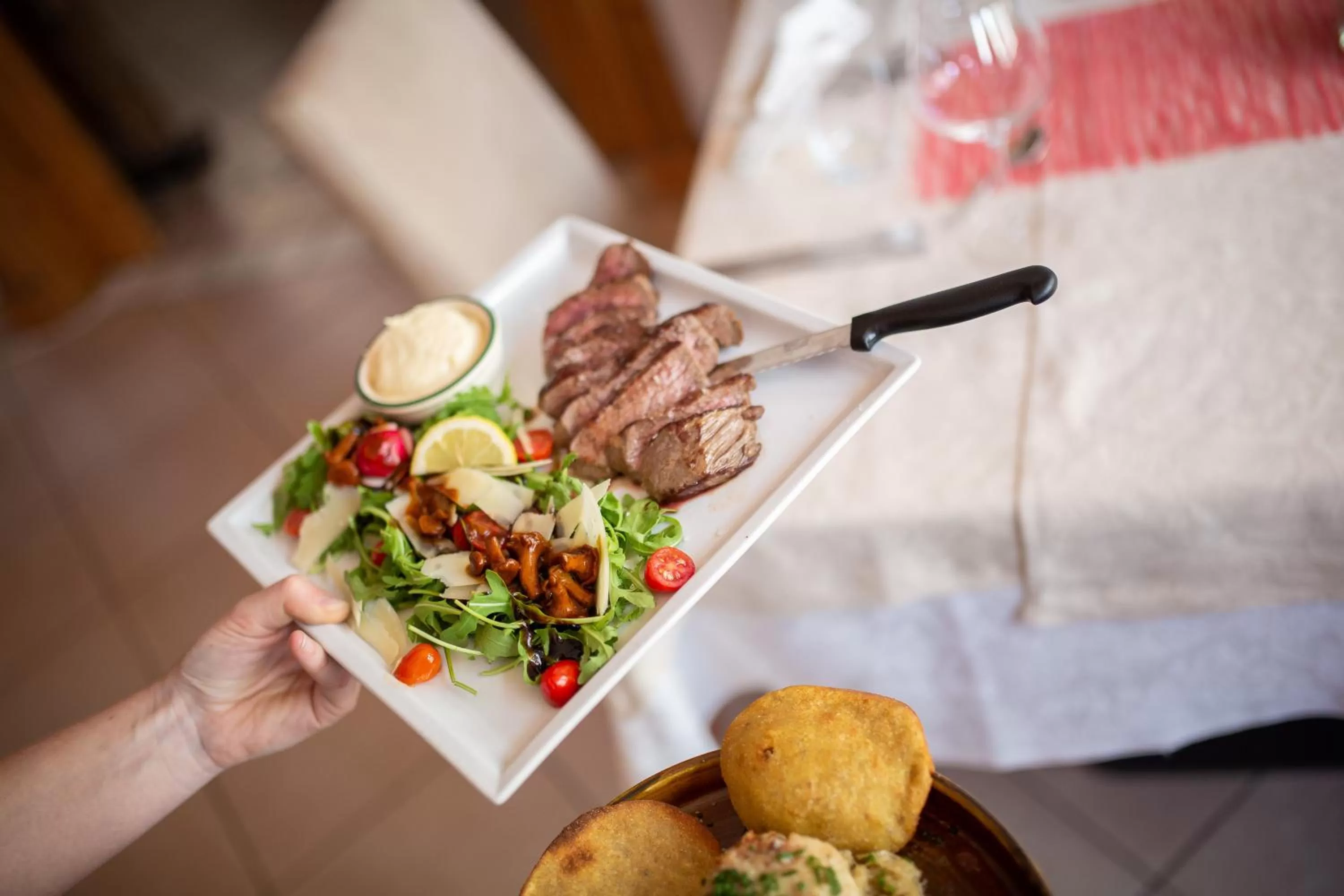 Restaurant/places to eat in Hotel Amaten