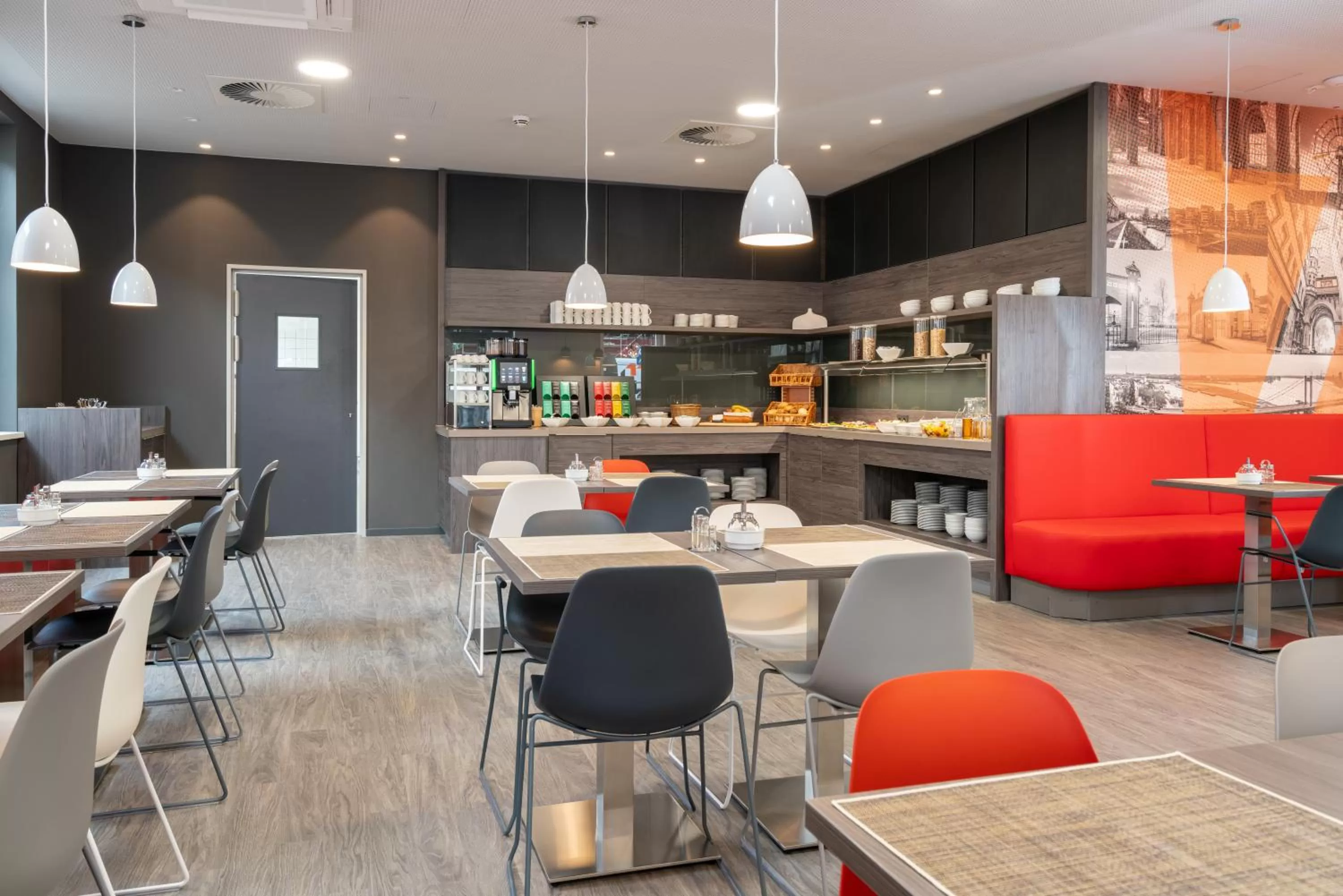 Restaurant/places to eat in Campanile Duisburg City