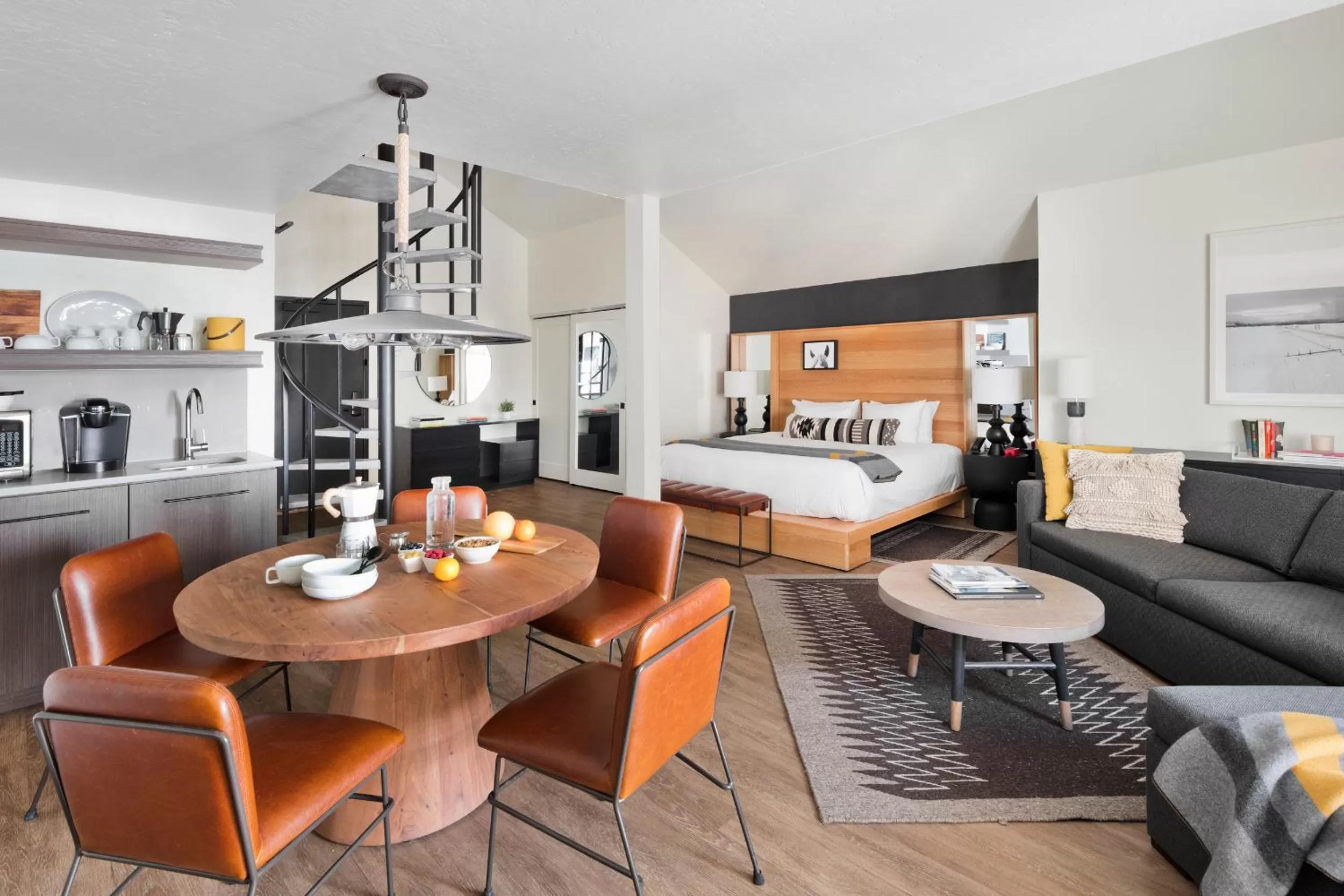 Bedroom, Seating Area in Continuum Hotel
