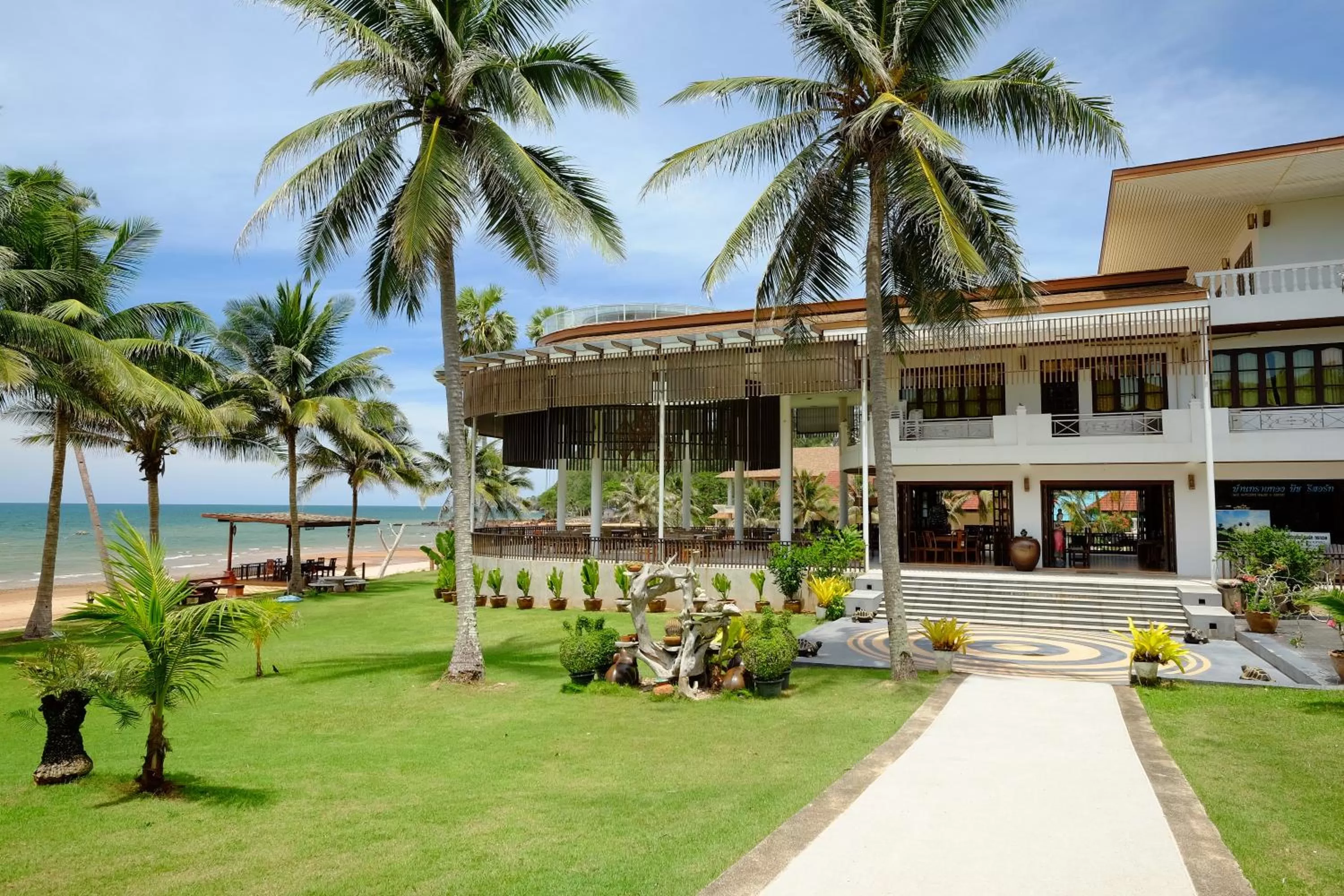 Business facilities in Ban Saithong Beach Resort