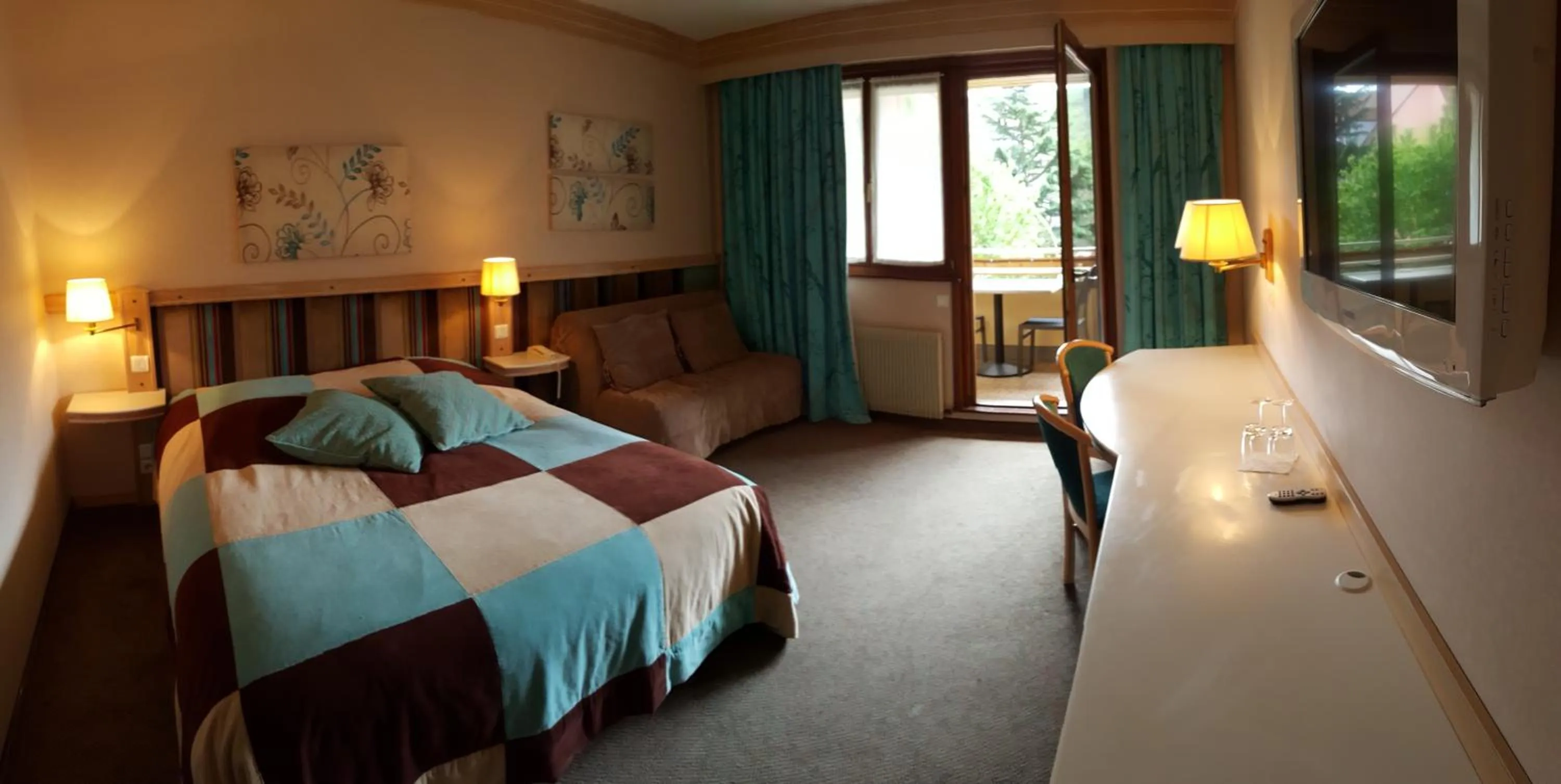 Bed in Hotel Les Remparts