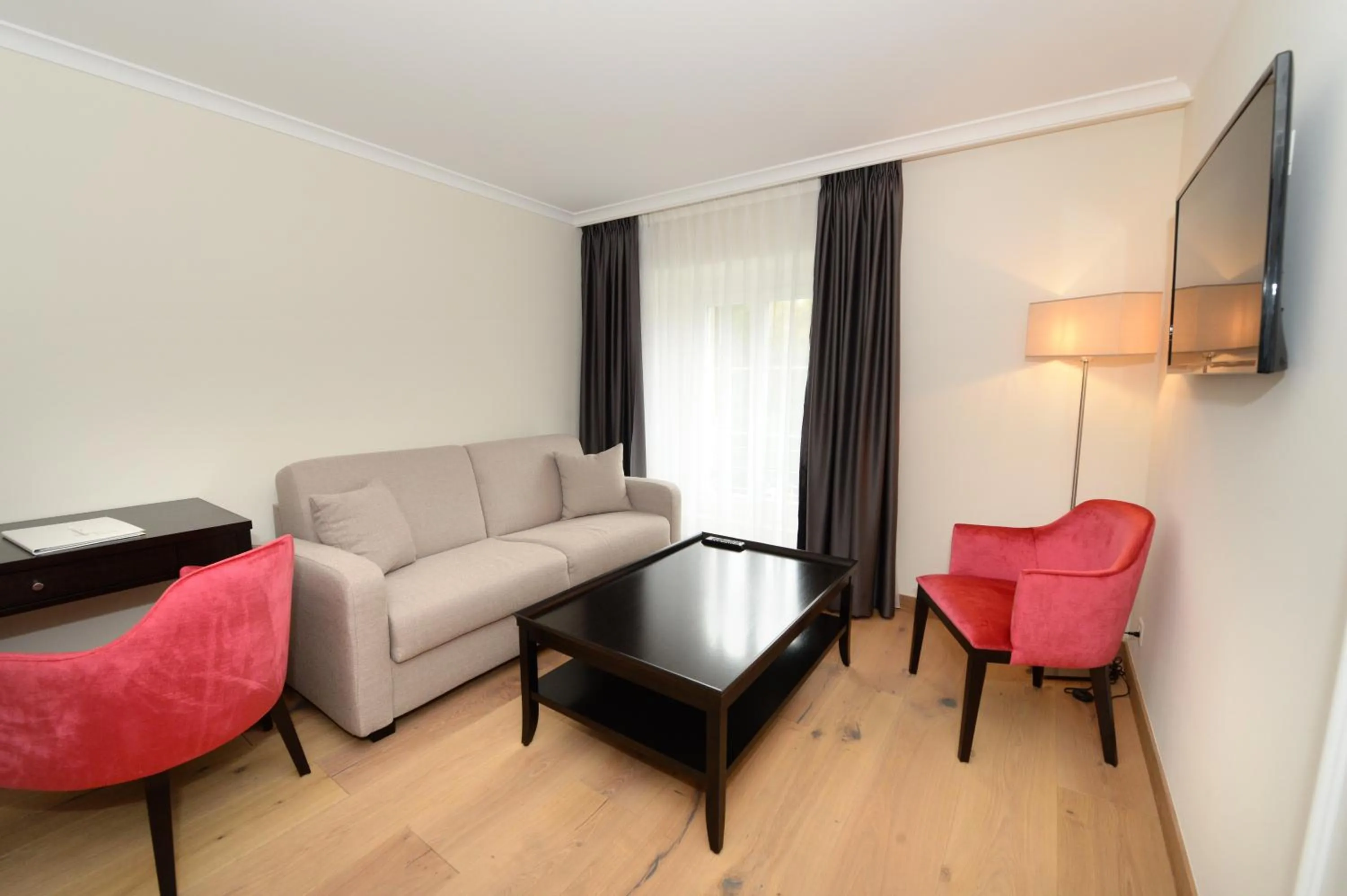 TV and multimedia in Hôtel la Prairie