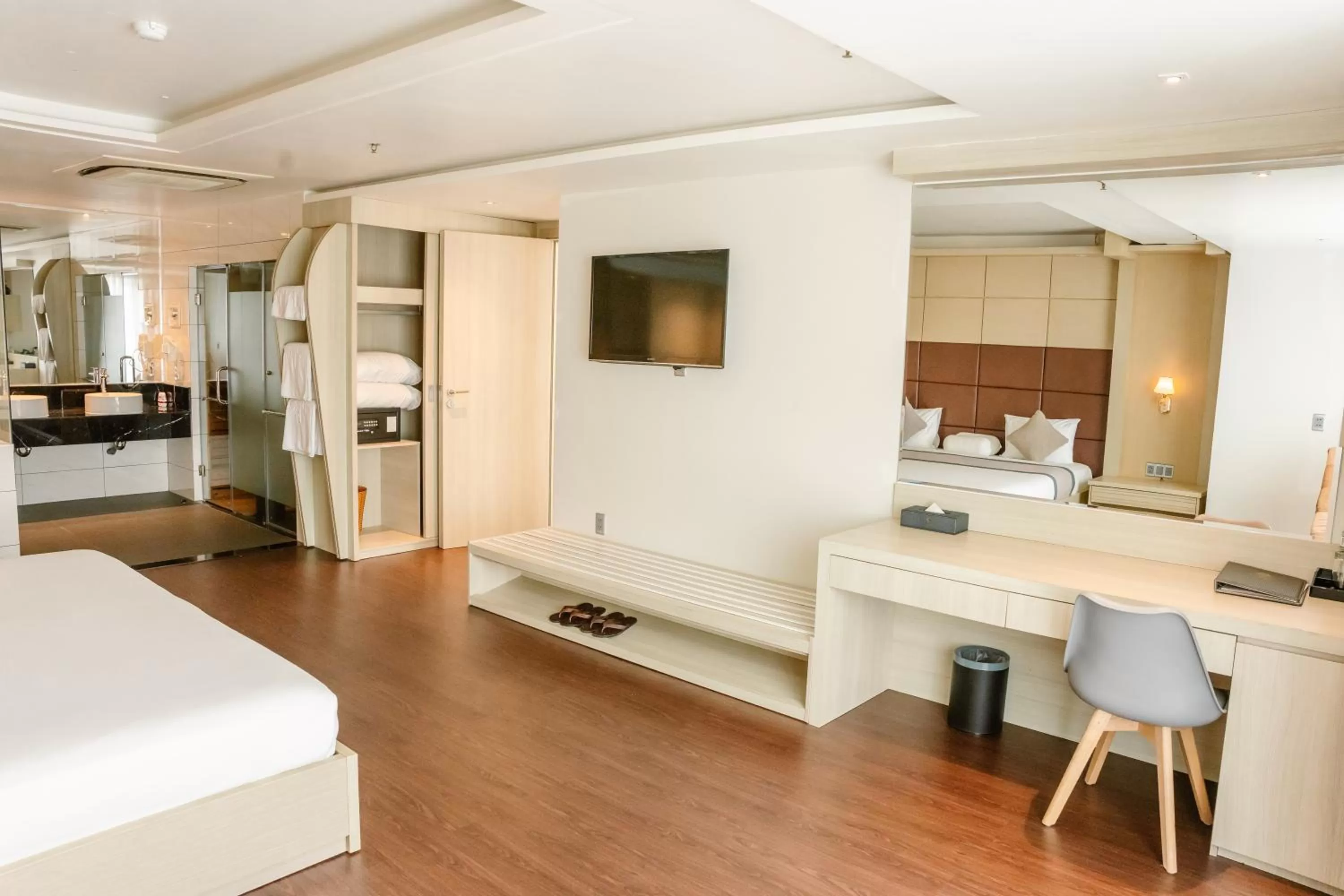 Bed in Holiday One Can Tho Hotel