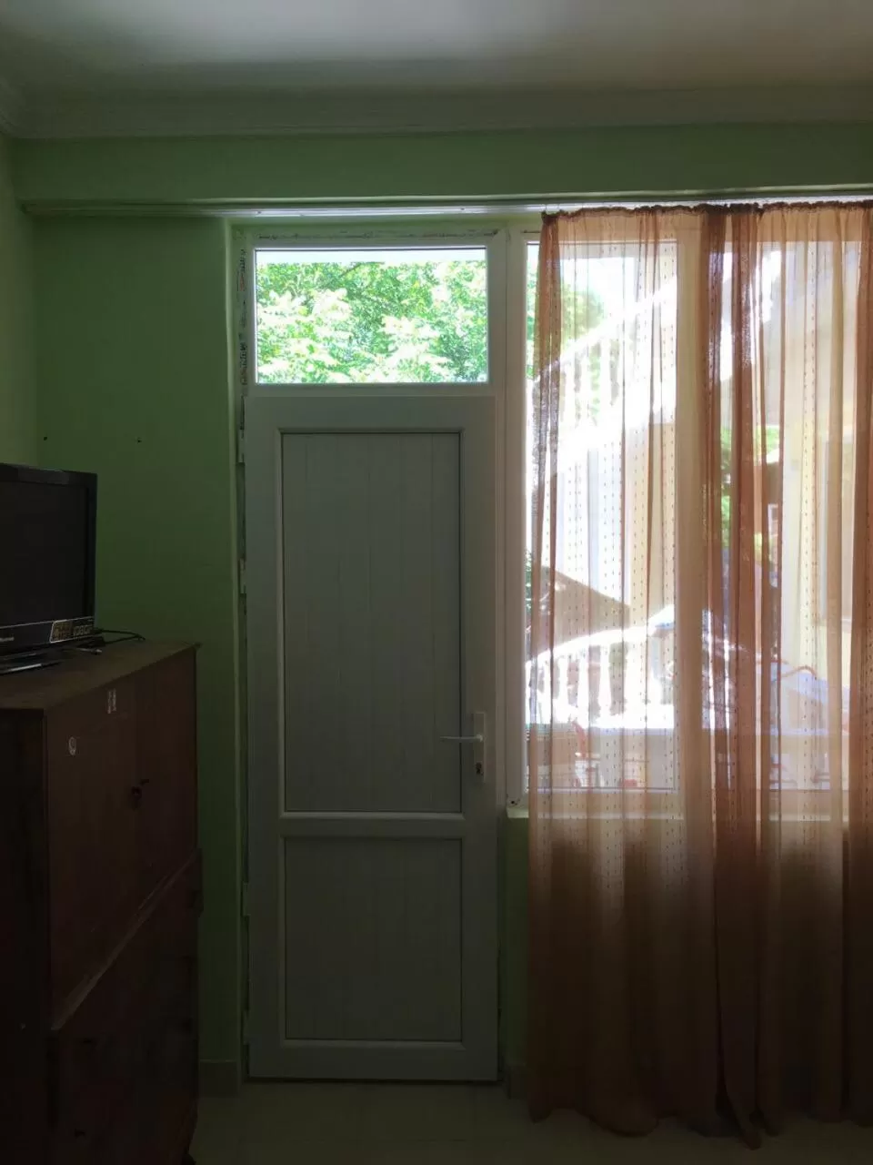 TV/Entertainment Center in Hotel Nino Ureki