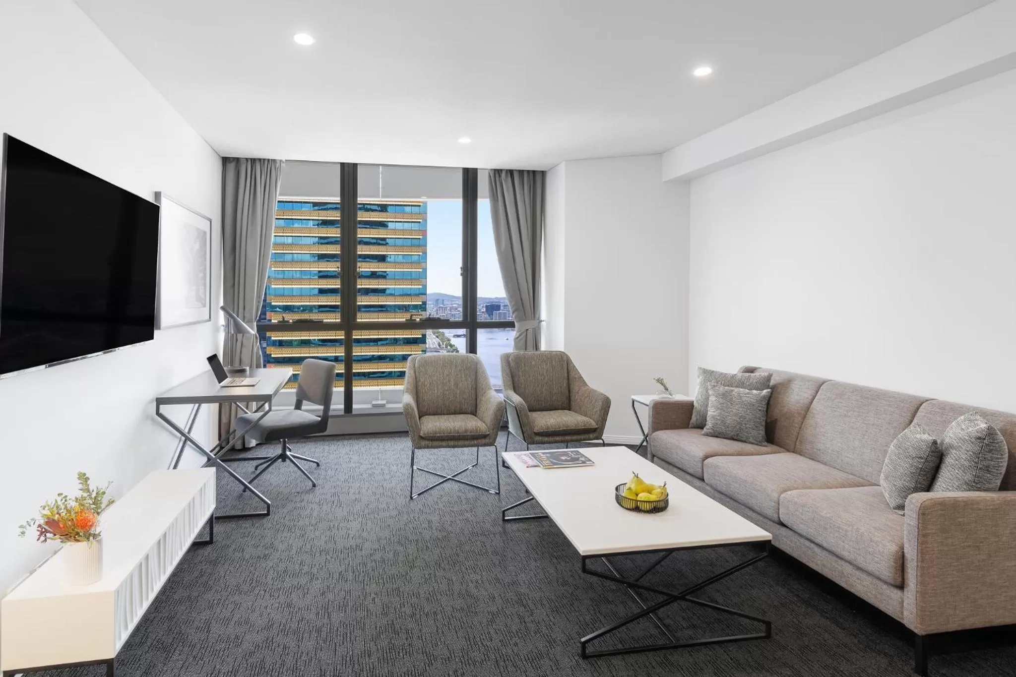 TV and multimedia in Meriton Suites Herschel Street, Brisbane