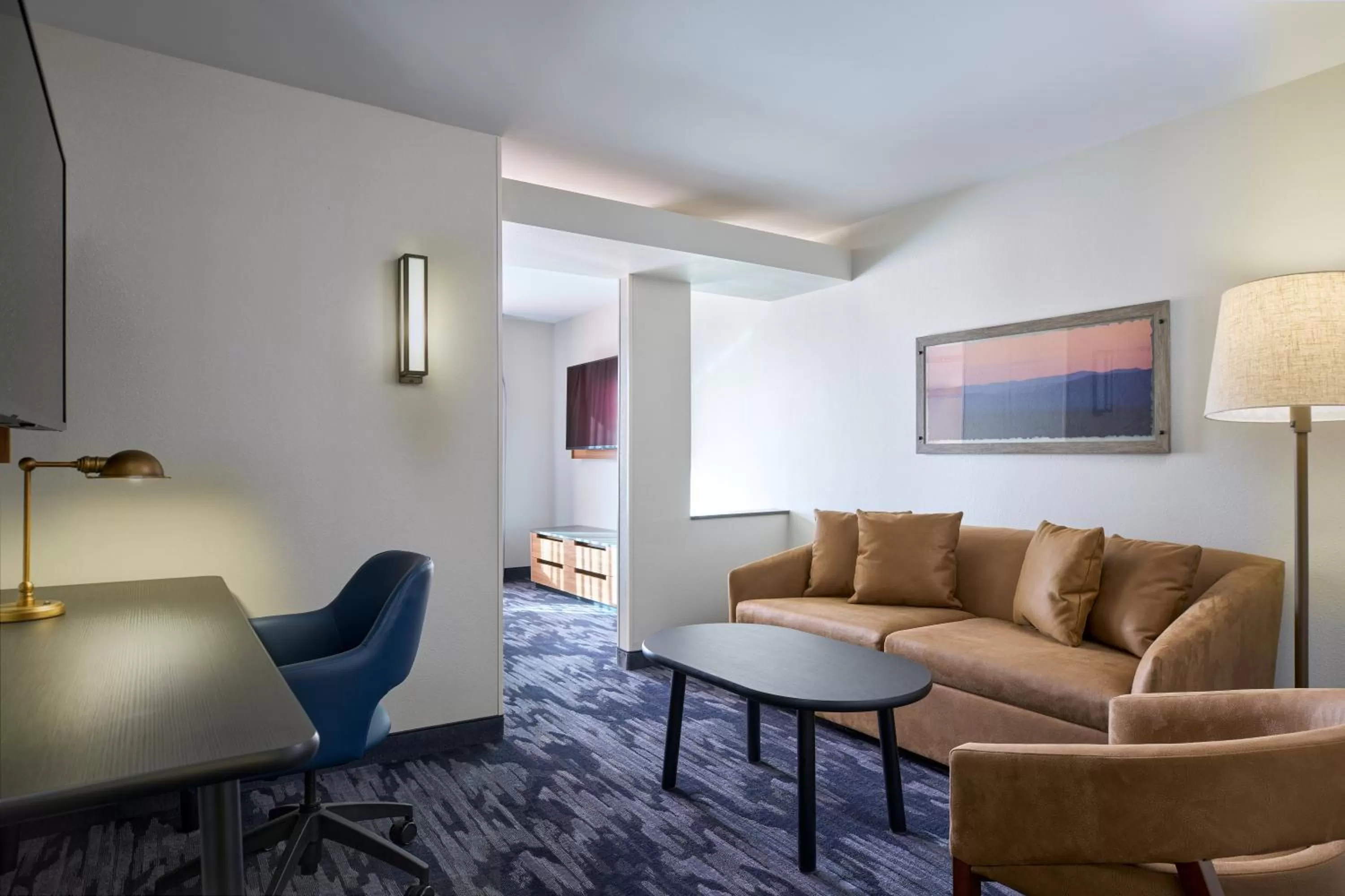 TV and multimedia in Fairfield Inn and Suites by Marriott Winchester