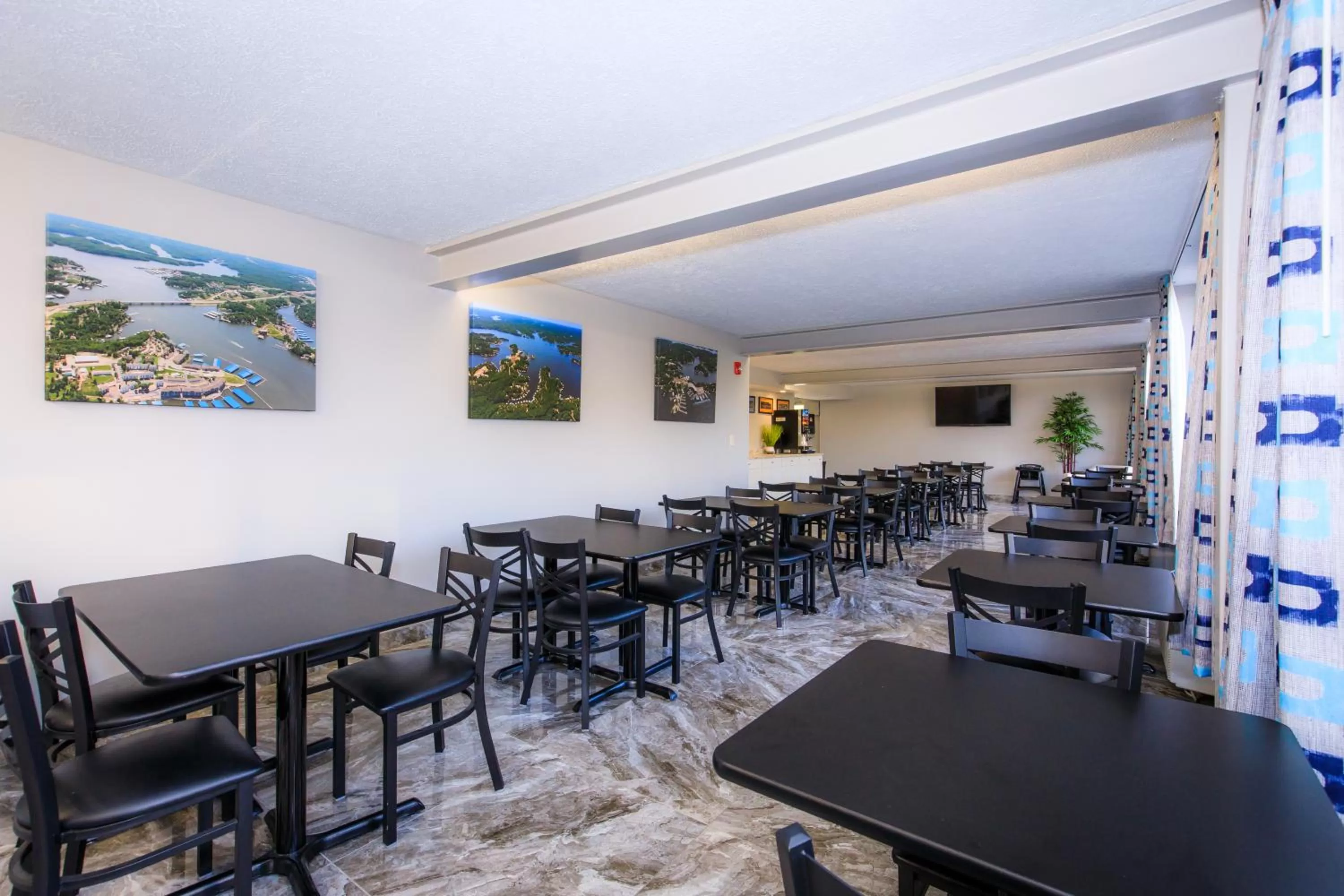 Breakfast in The Resort at Lake of the Ozarks