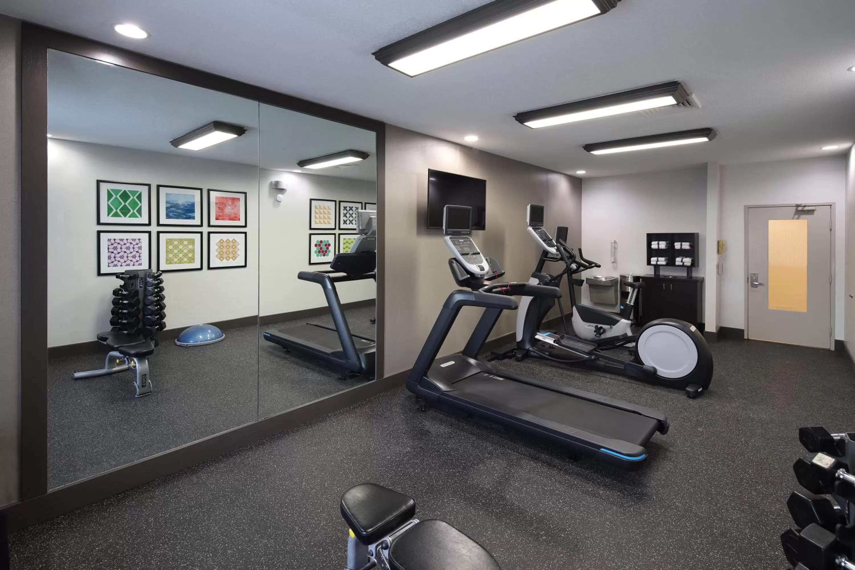 Spa and wellness centre/facilities in Holiday Inn Express Grand Rapids Southwest by IHG