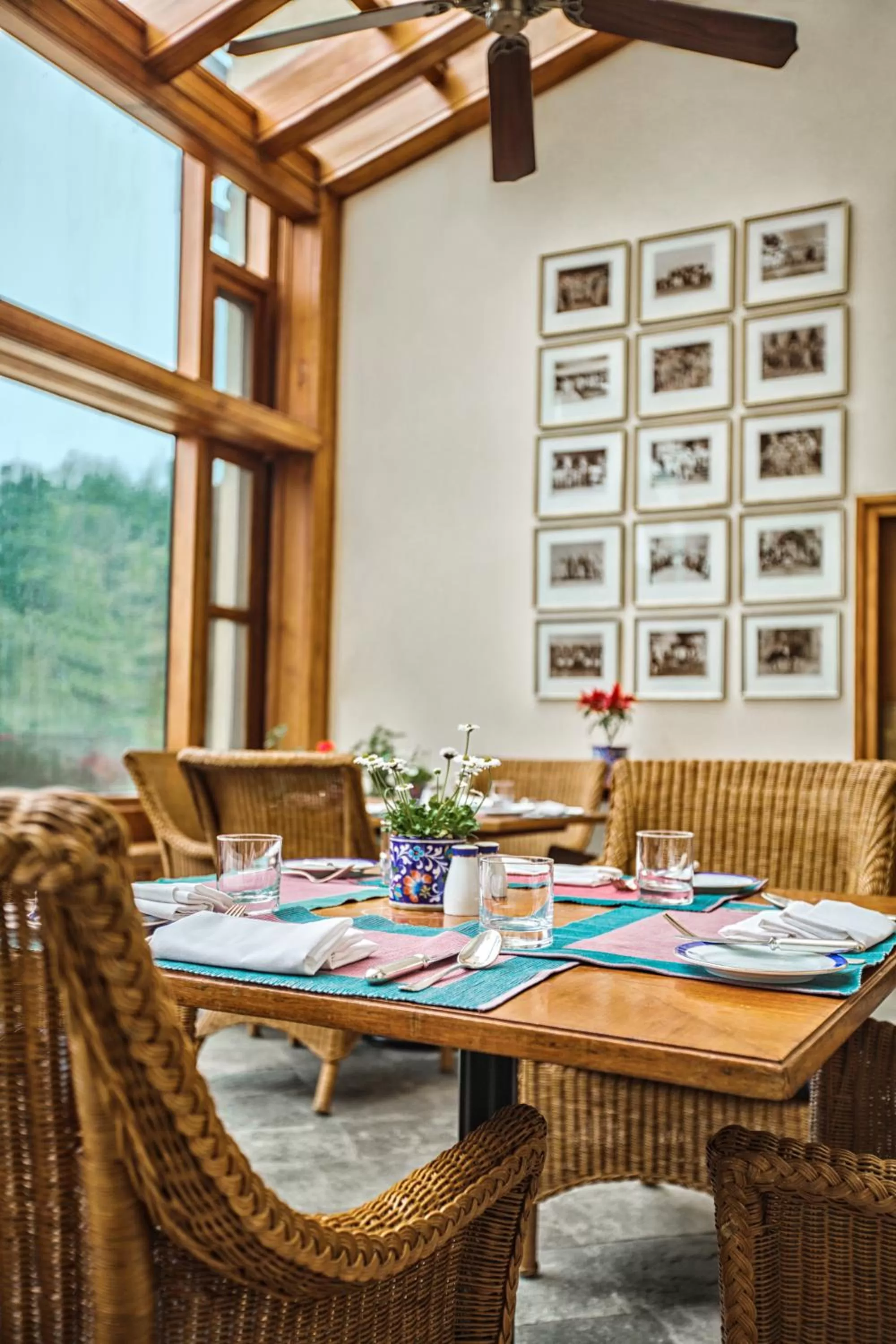 Restaurant/places to eat in Wildflower Hall, An Oberoi Resort, Shimla