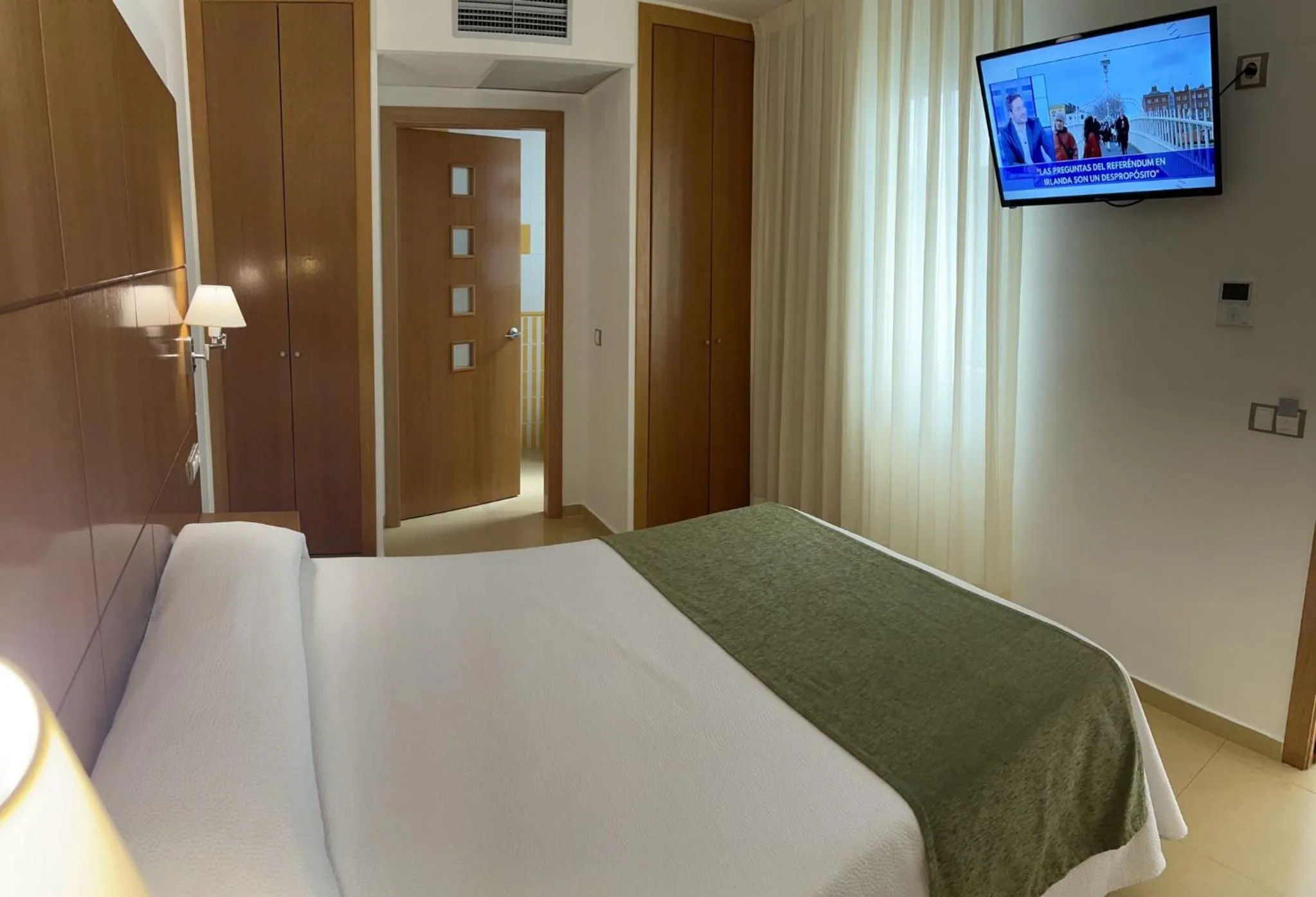 Bed in Hotel Tio Pepe