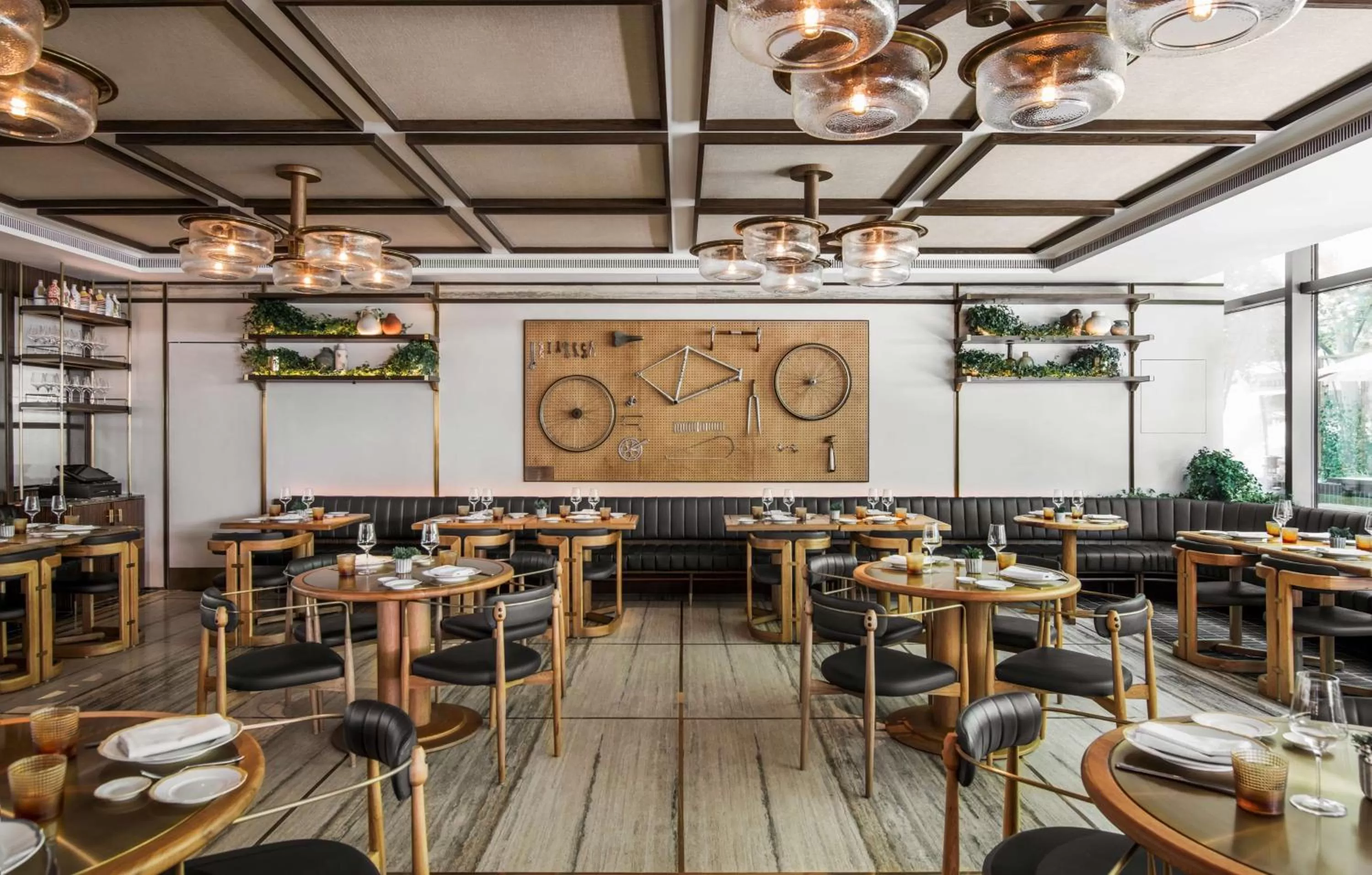 Restaurant/Places to Eat in The Opposite House