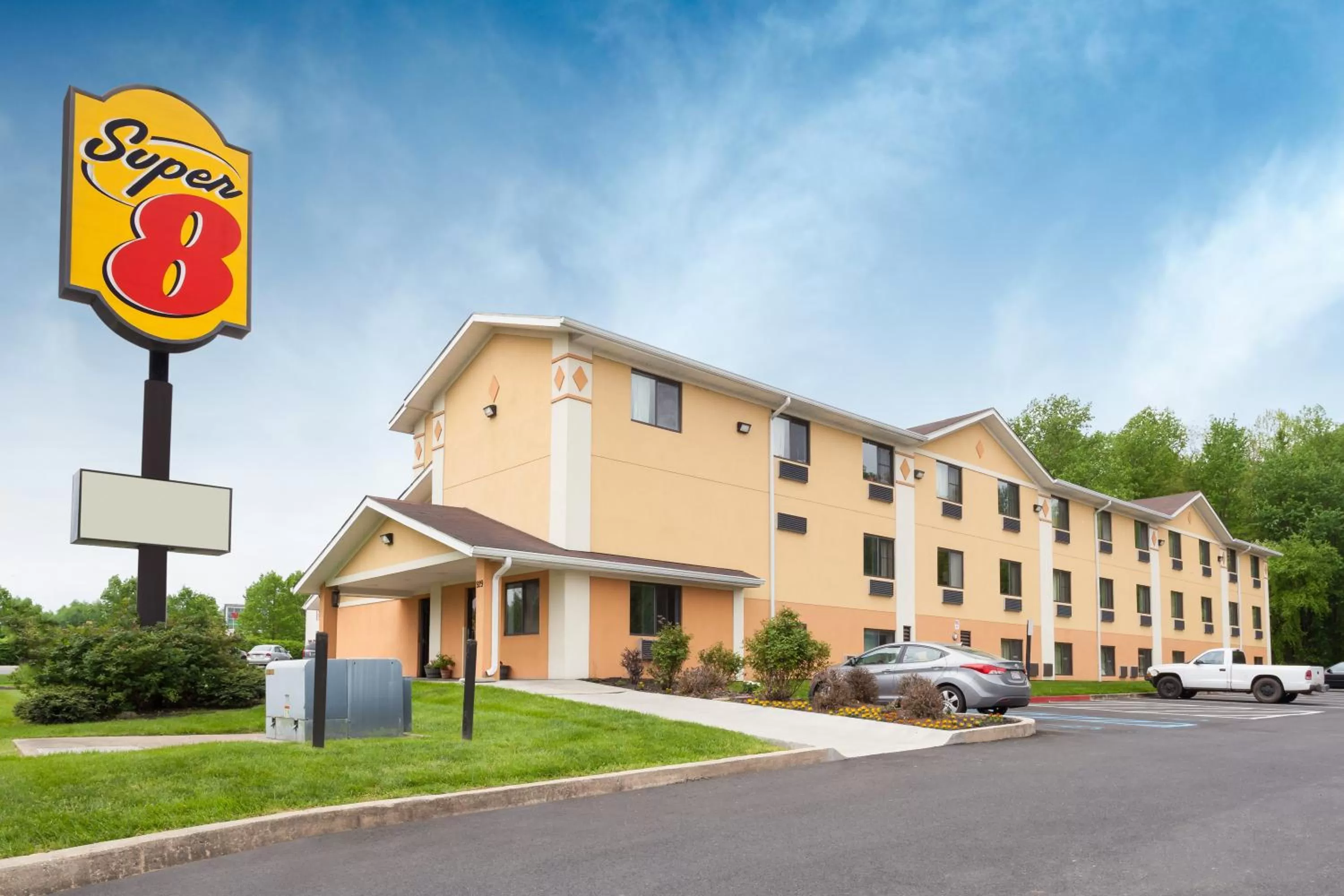 Property building in Super 8 by Wyndham Havre De Grace Aberdeen Area