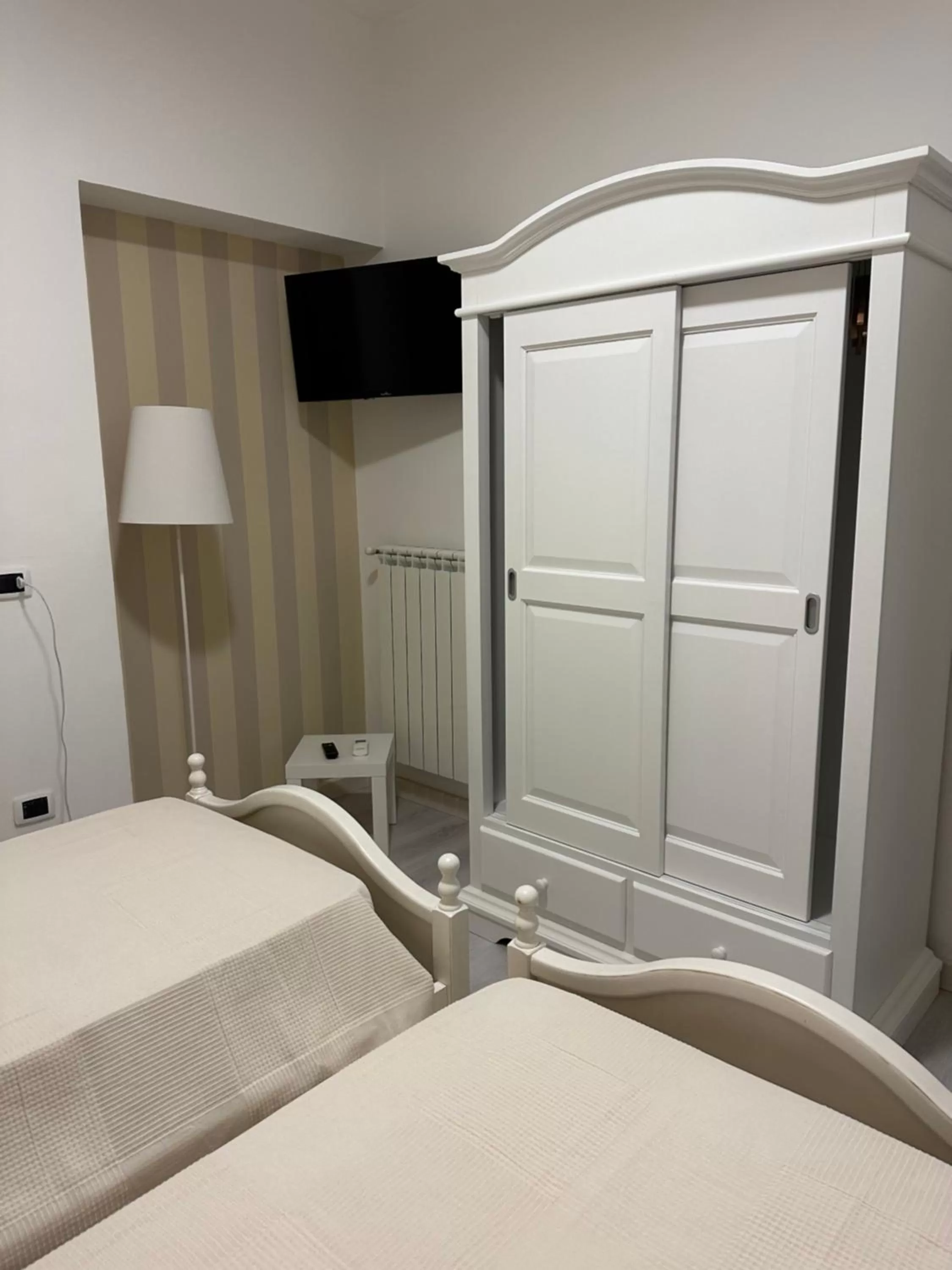 Bed in b&b by family L&G