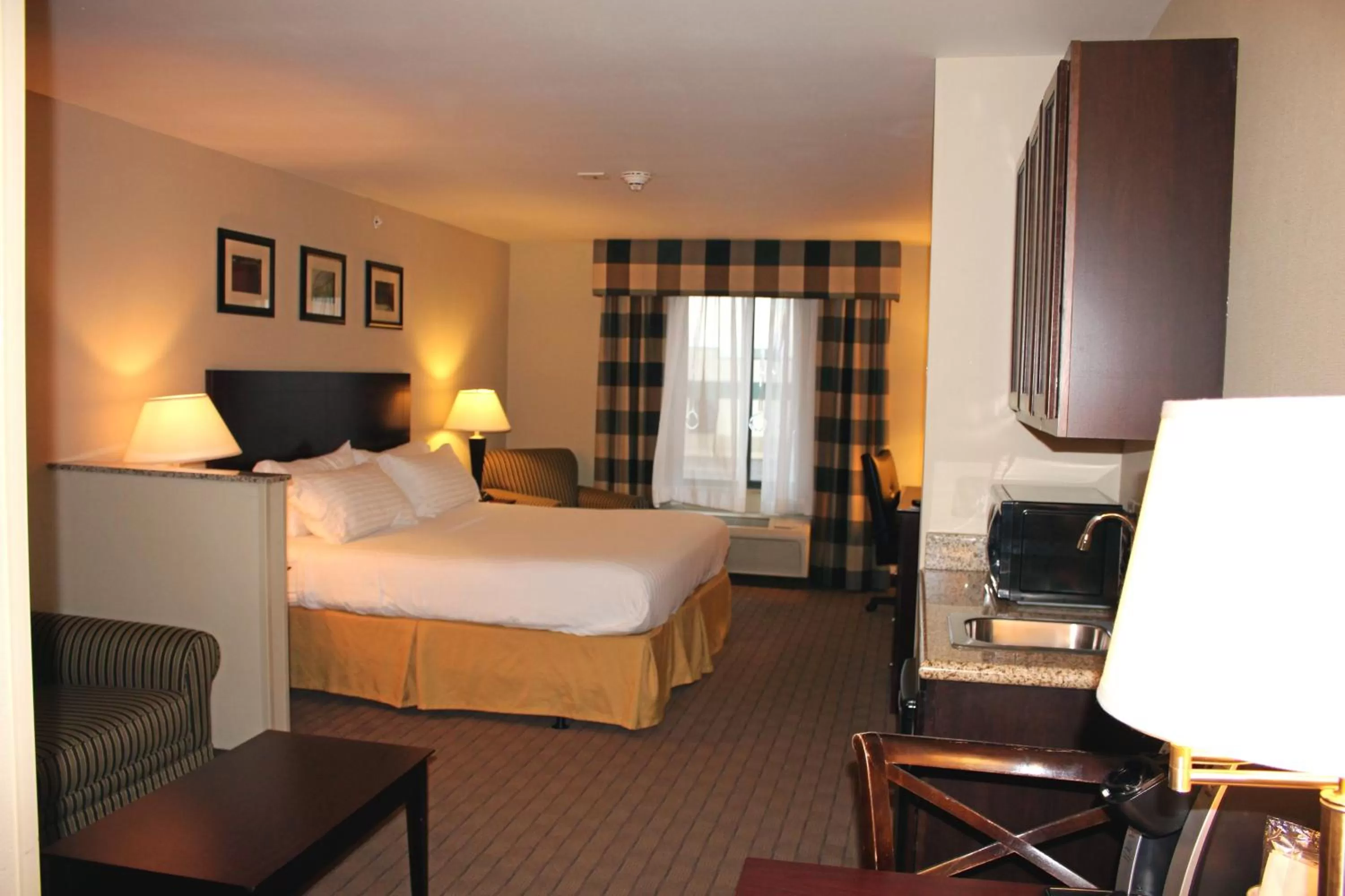 King Room - Disability Access in Holiday Inn Express Hotel & Suites Syracuse North Airport Area, an IHG Hotel