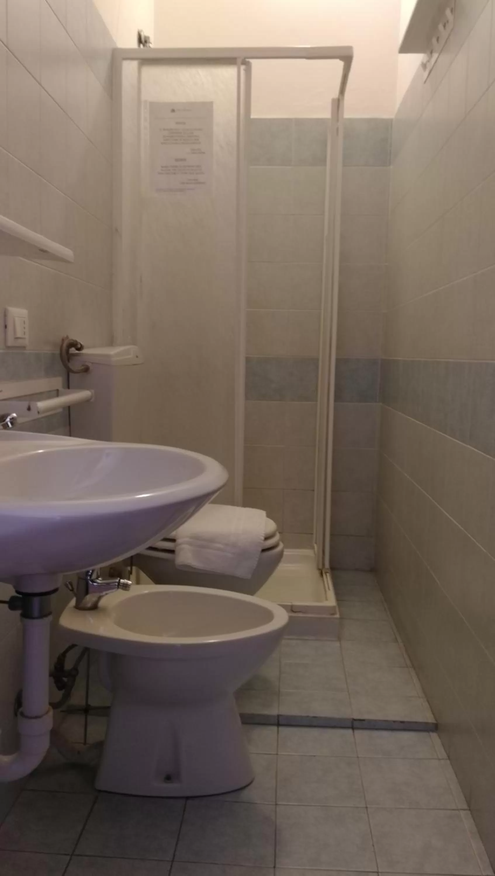 Bathroom in Hotel Gambara