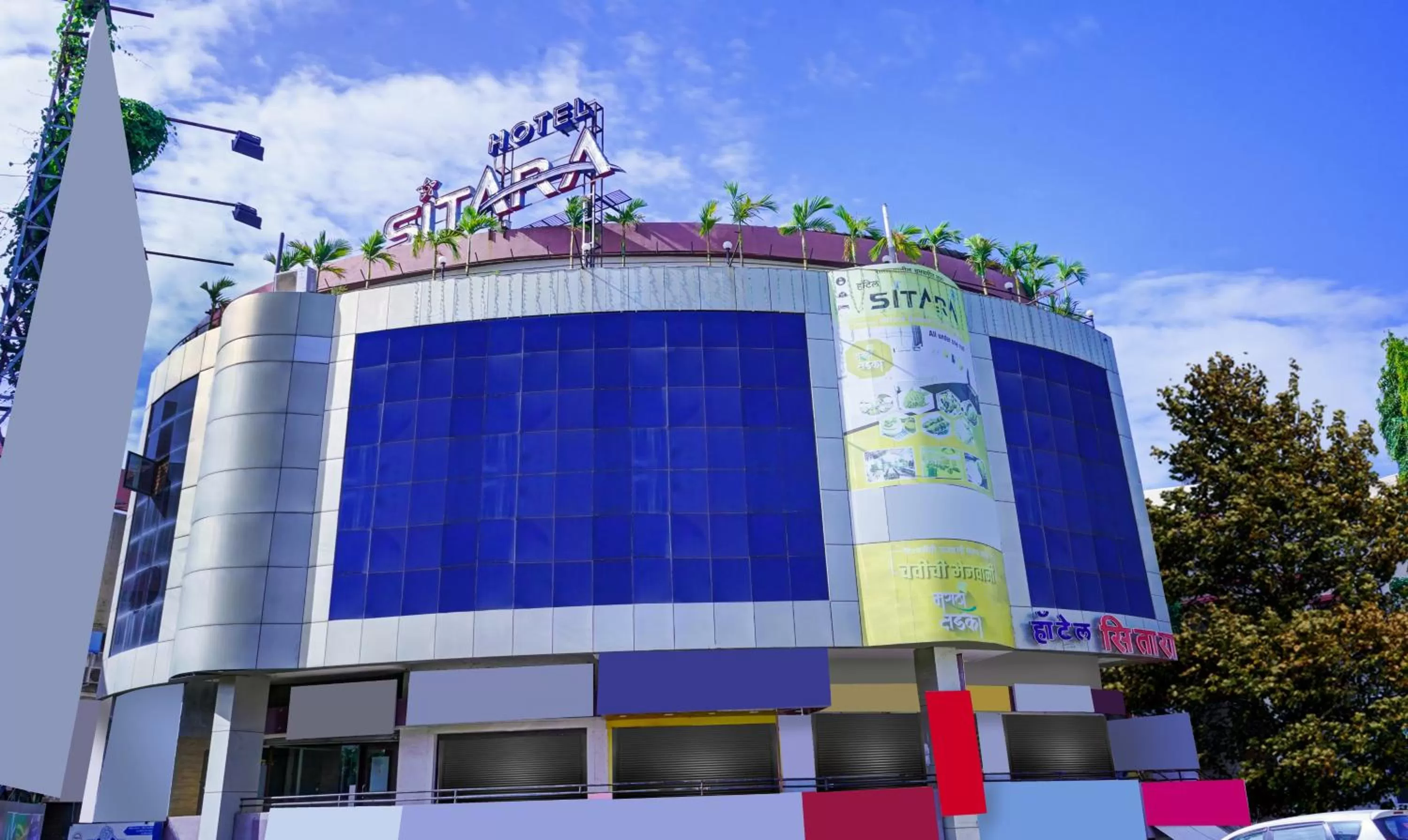 Property building in Itsy Hotels Sitara