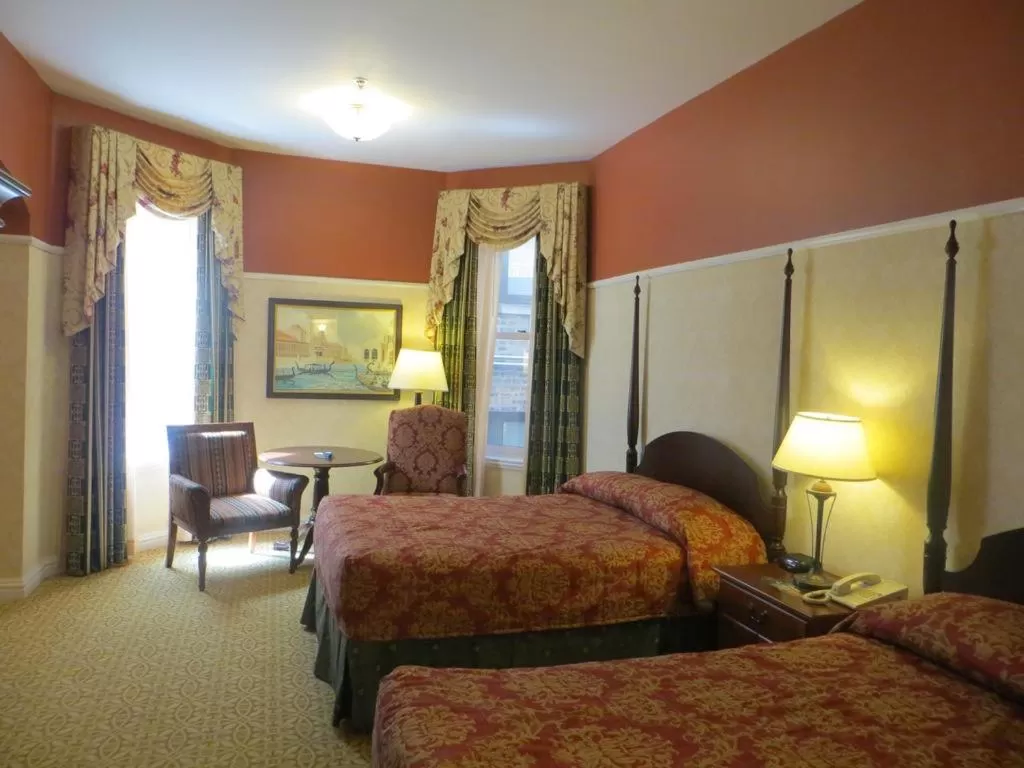 Bedroom, Bed in Carleton of Oak Park