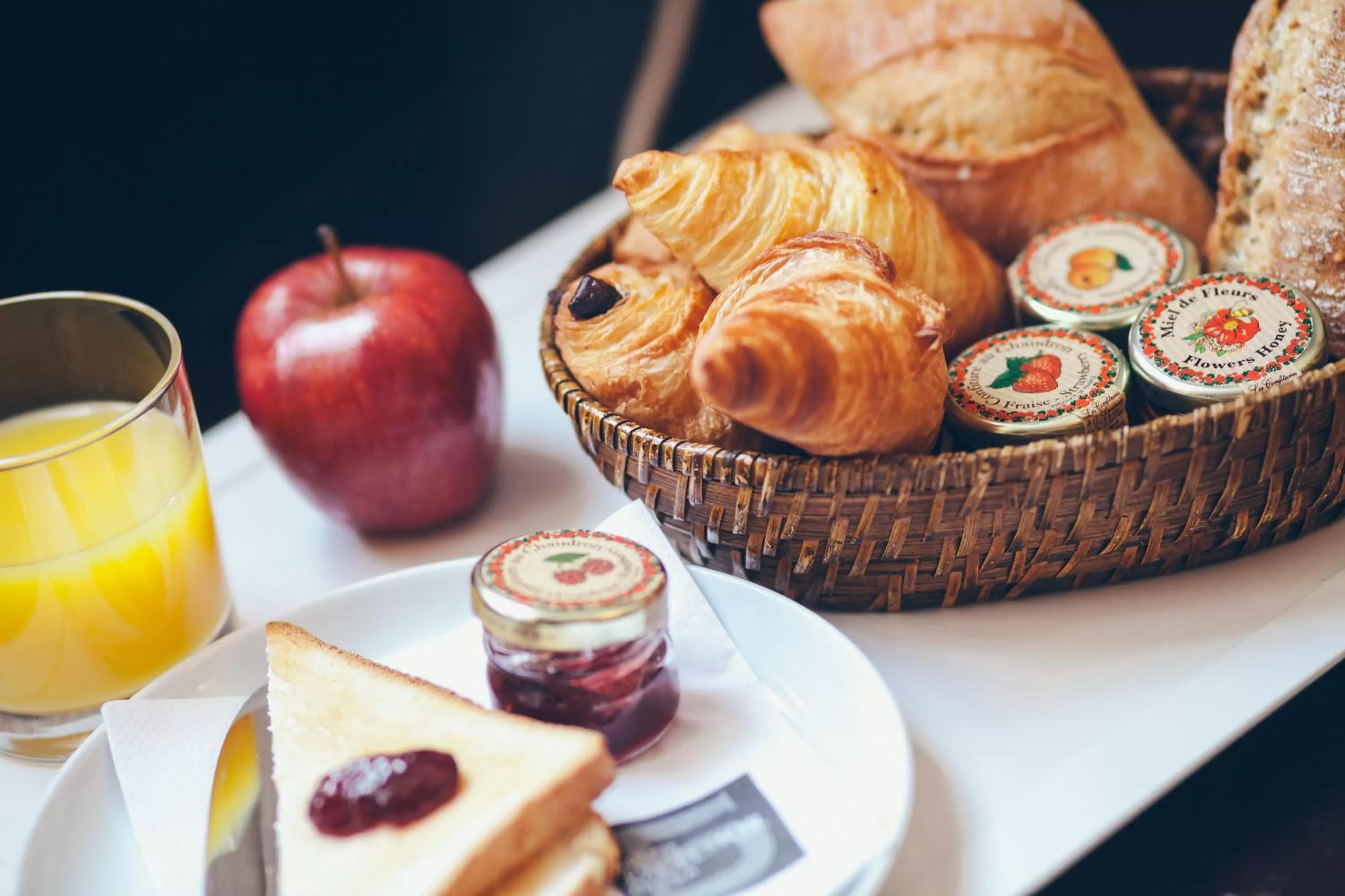 Breakfast in Excelsior Opera