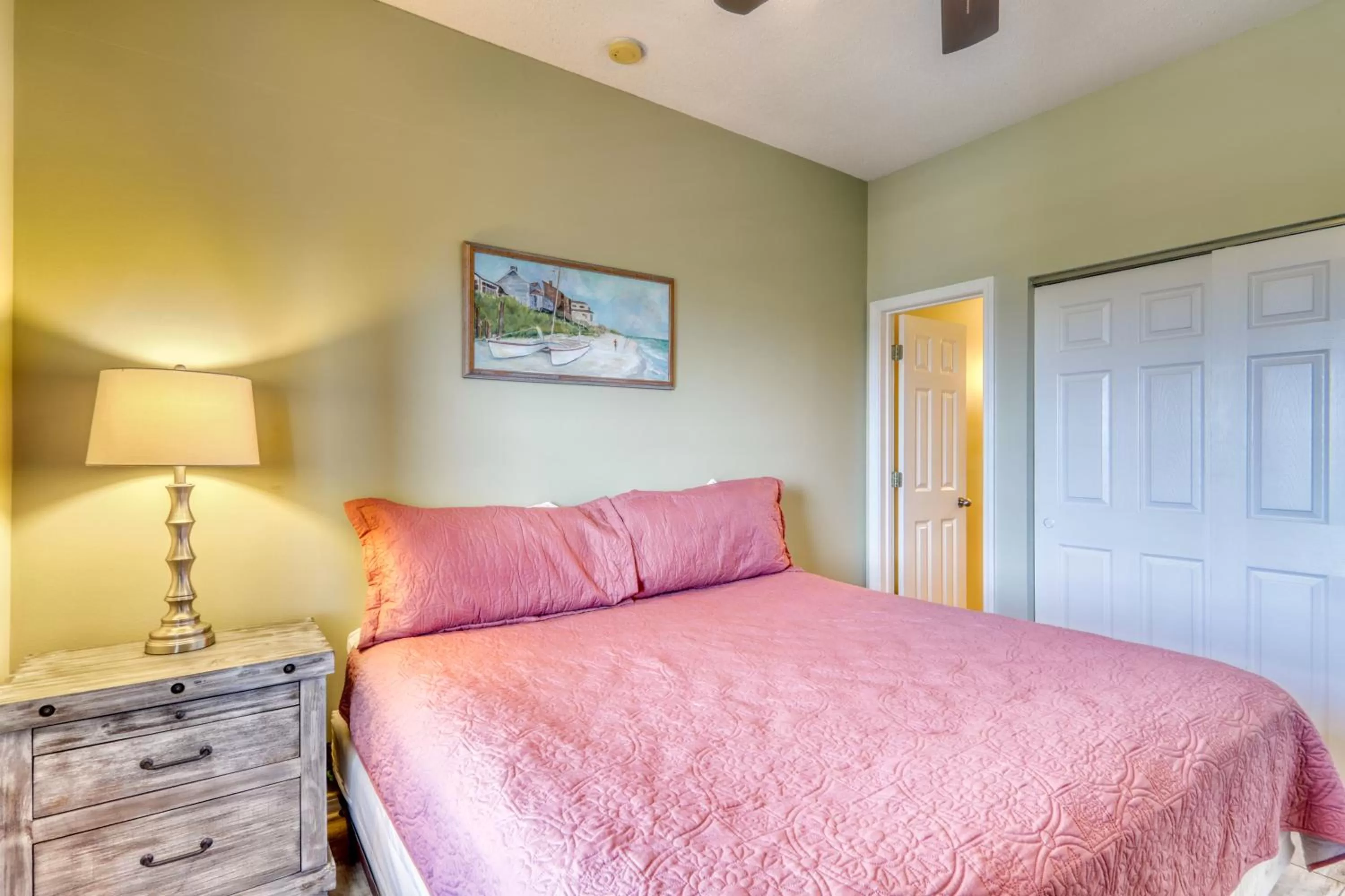 Bed in The Dunes #707