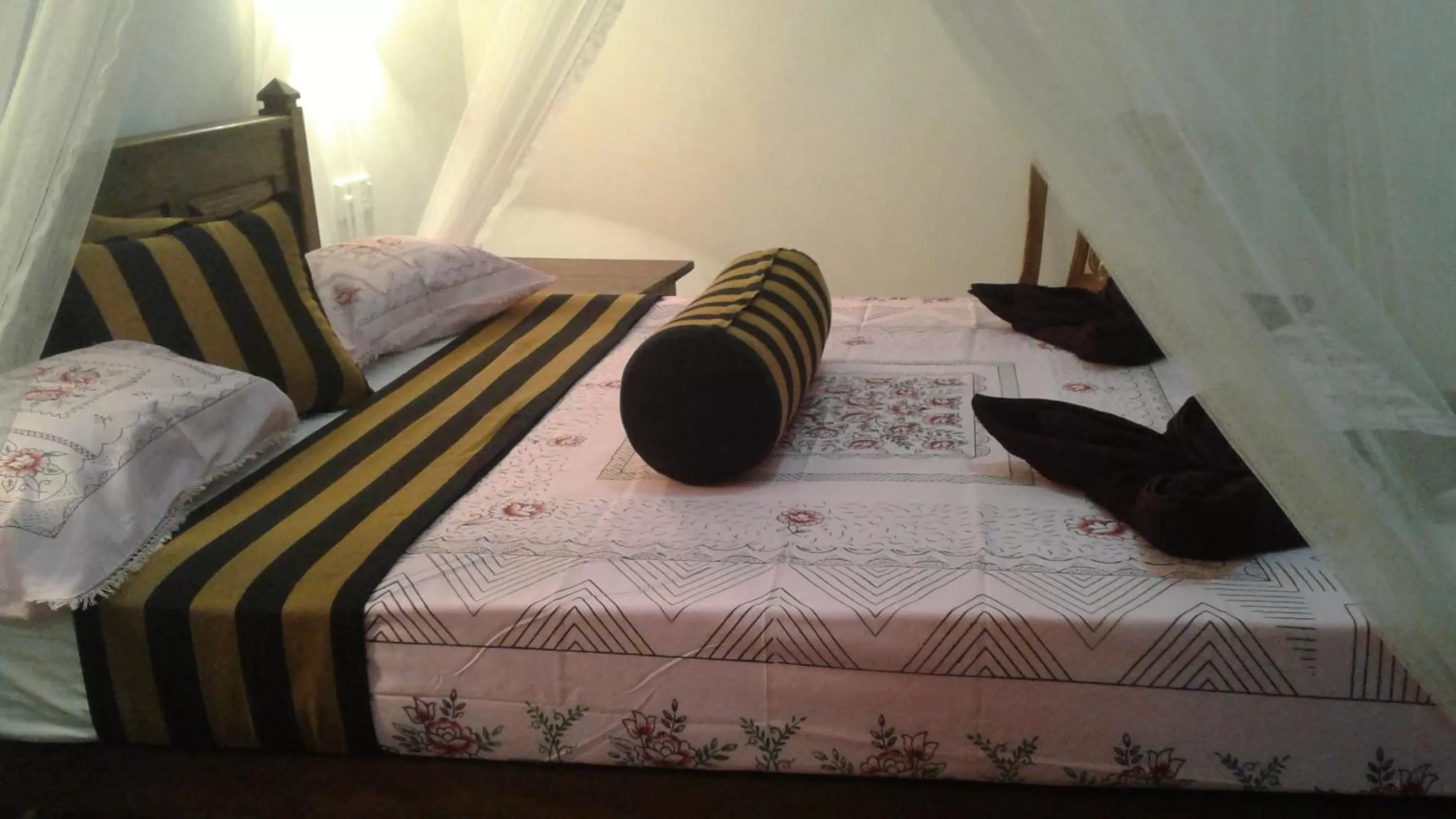 Property building, Bed in Sun View Resort Kithalella