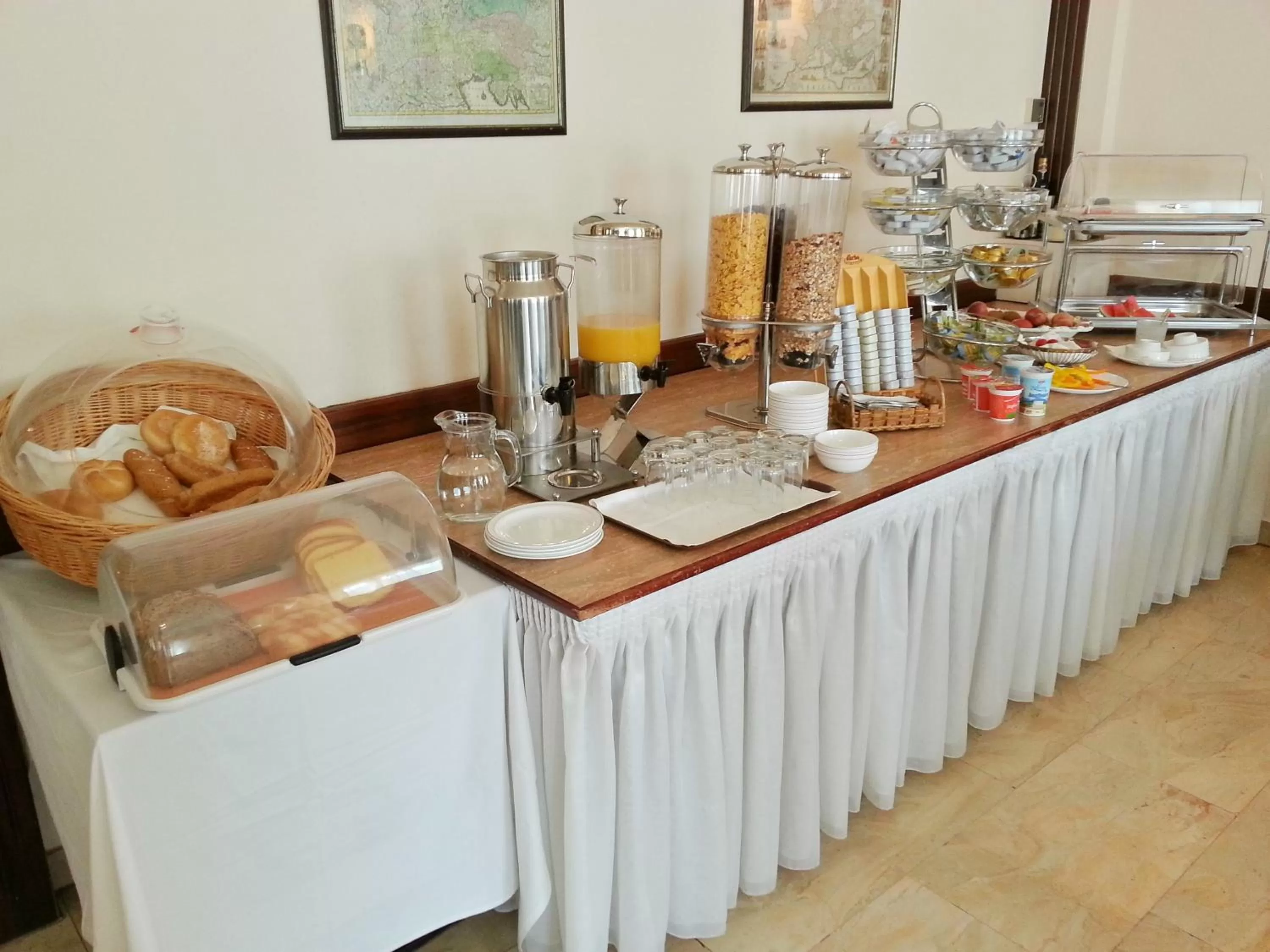 Restaurant/places to eat in Hotel Anker