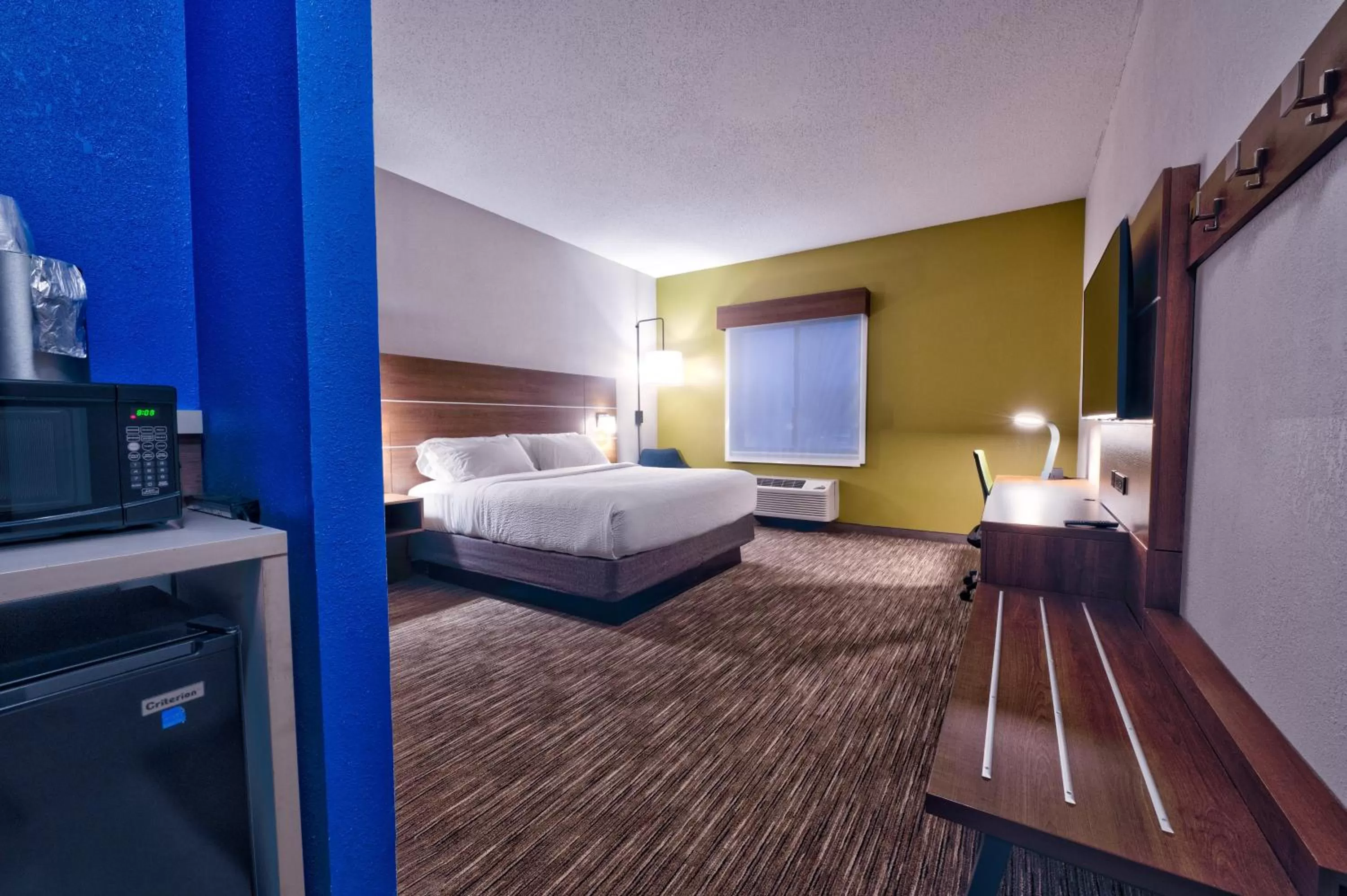 Photo of the whole room, Bed in Holiday Inn Express Hotel & Suites Goshen by IHG
