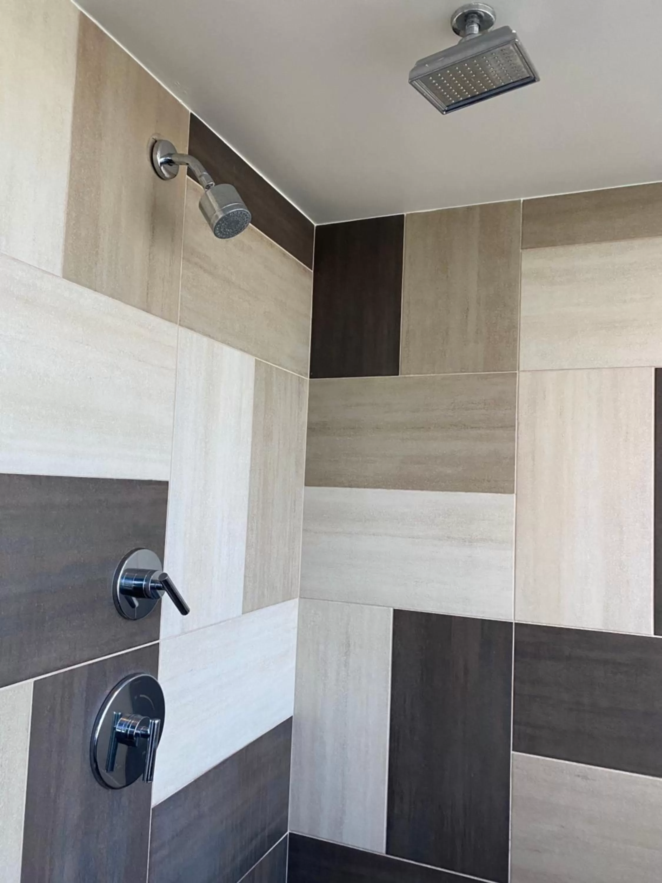 Shower in Hard Rock Hotel & Casino Biloxi