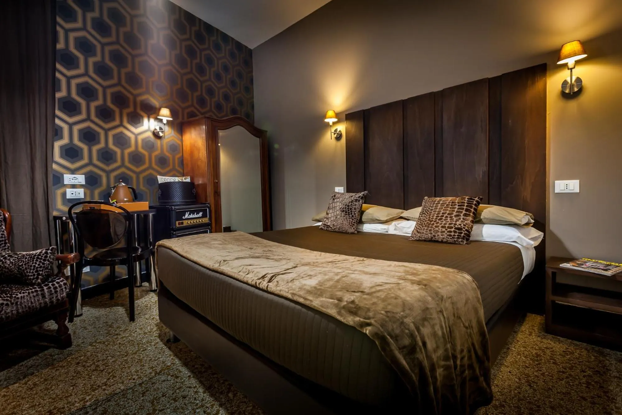 Bedroom, Bed in Hotel Bologna