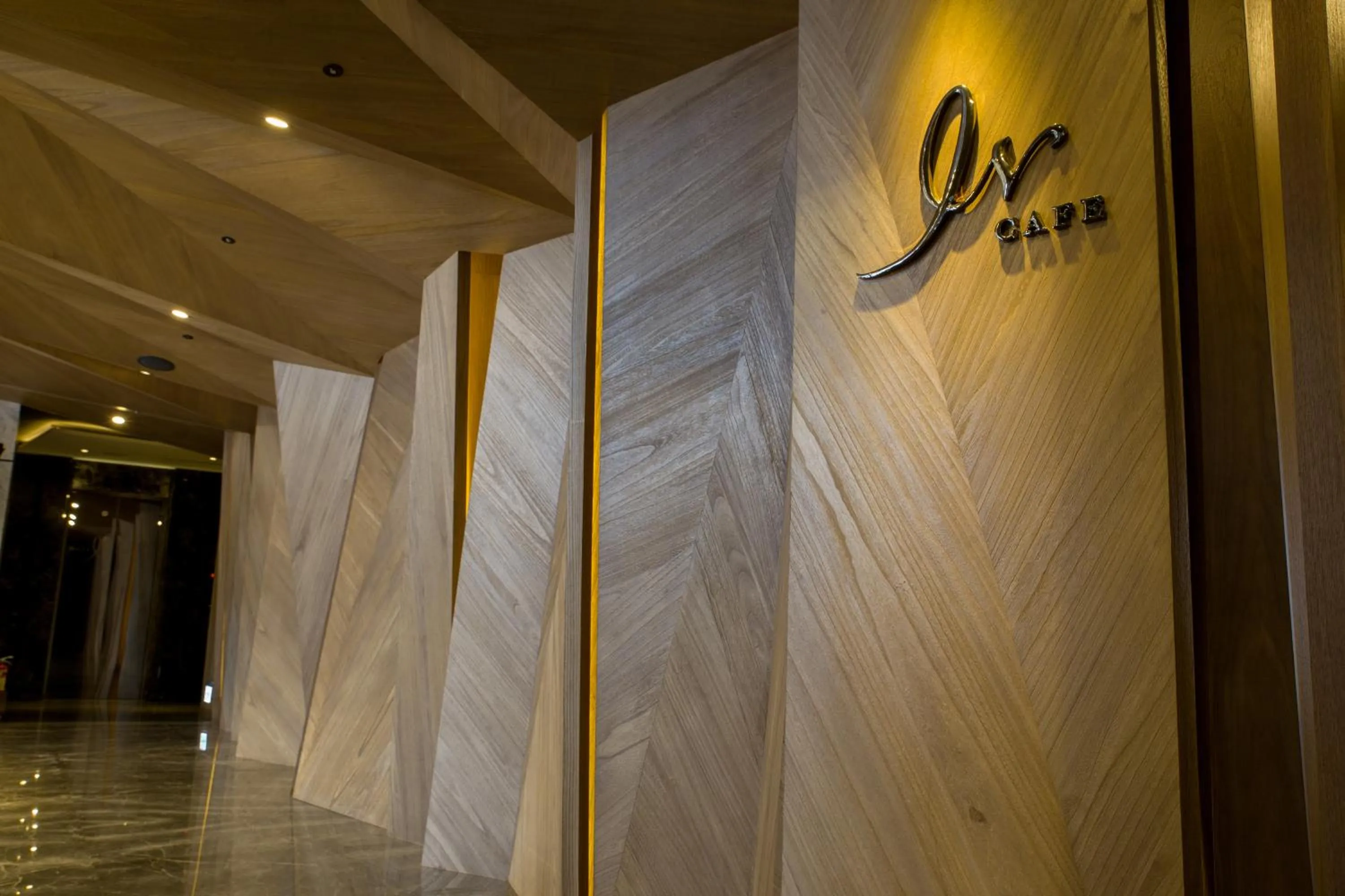 Restaurant/places to eat in Hotel In