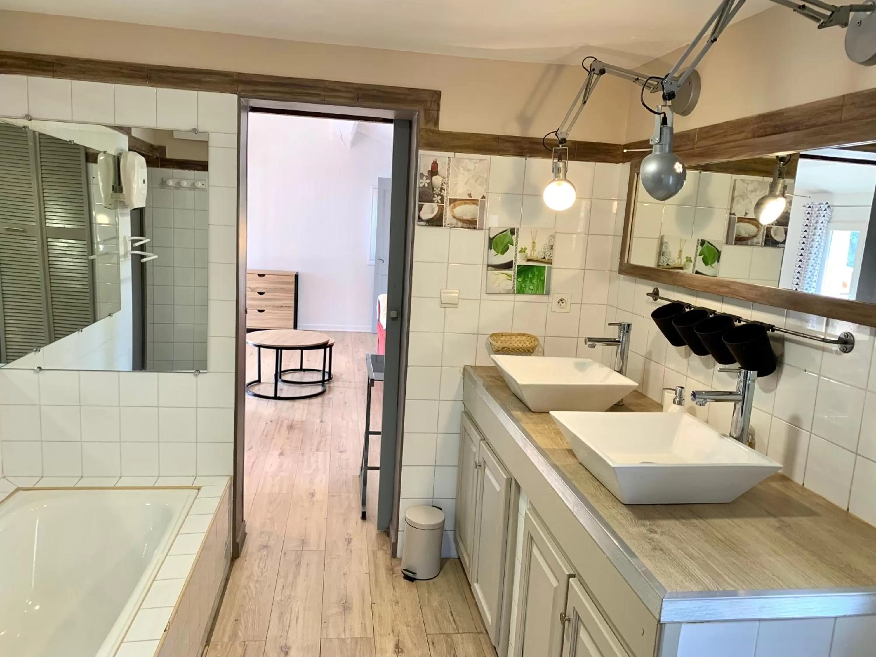 Bathroom in La Salamandre en Provence