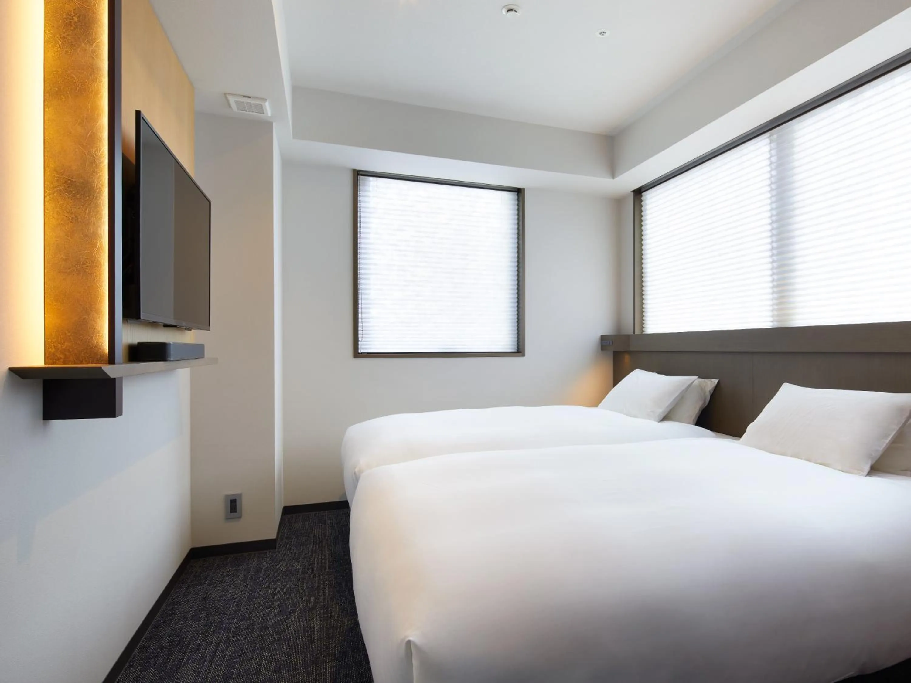 Bed in Agora Tokyo Ginza