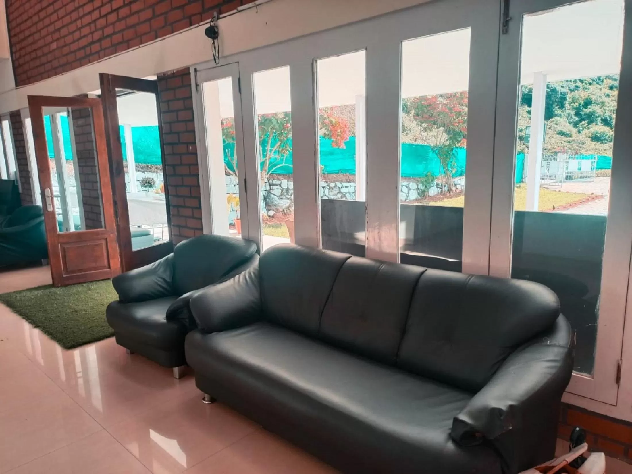 Living room, Seating Area in Nilgiris Inn By Lexstays Kotagiri, Ooty