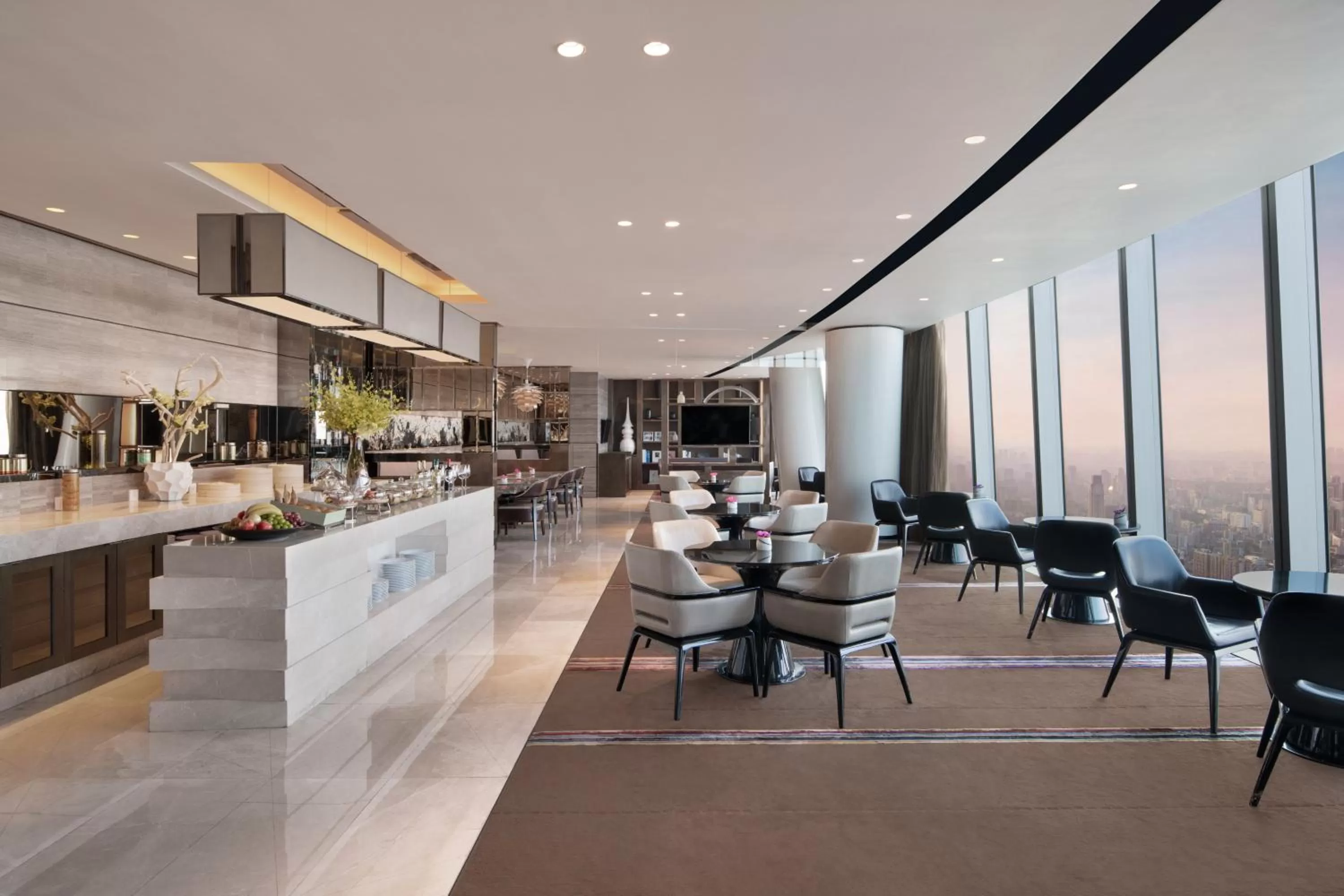 Lounge or bar in Four Seasons Hotel Guangzhou