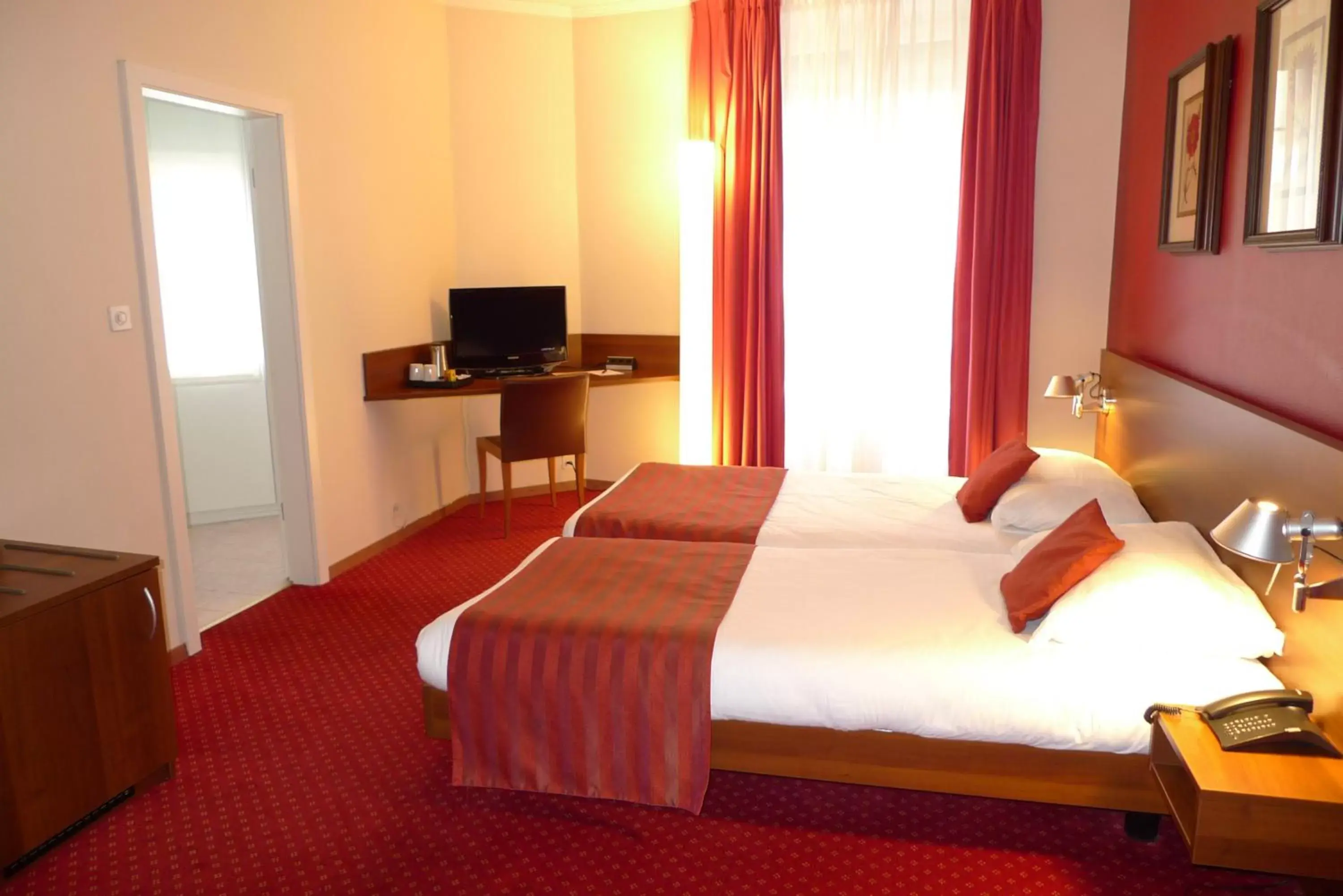 Superior Double Room in Hotel International & Terminus Superior Double Room in Hotel International & Terminus