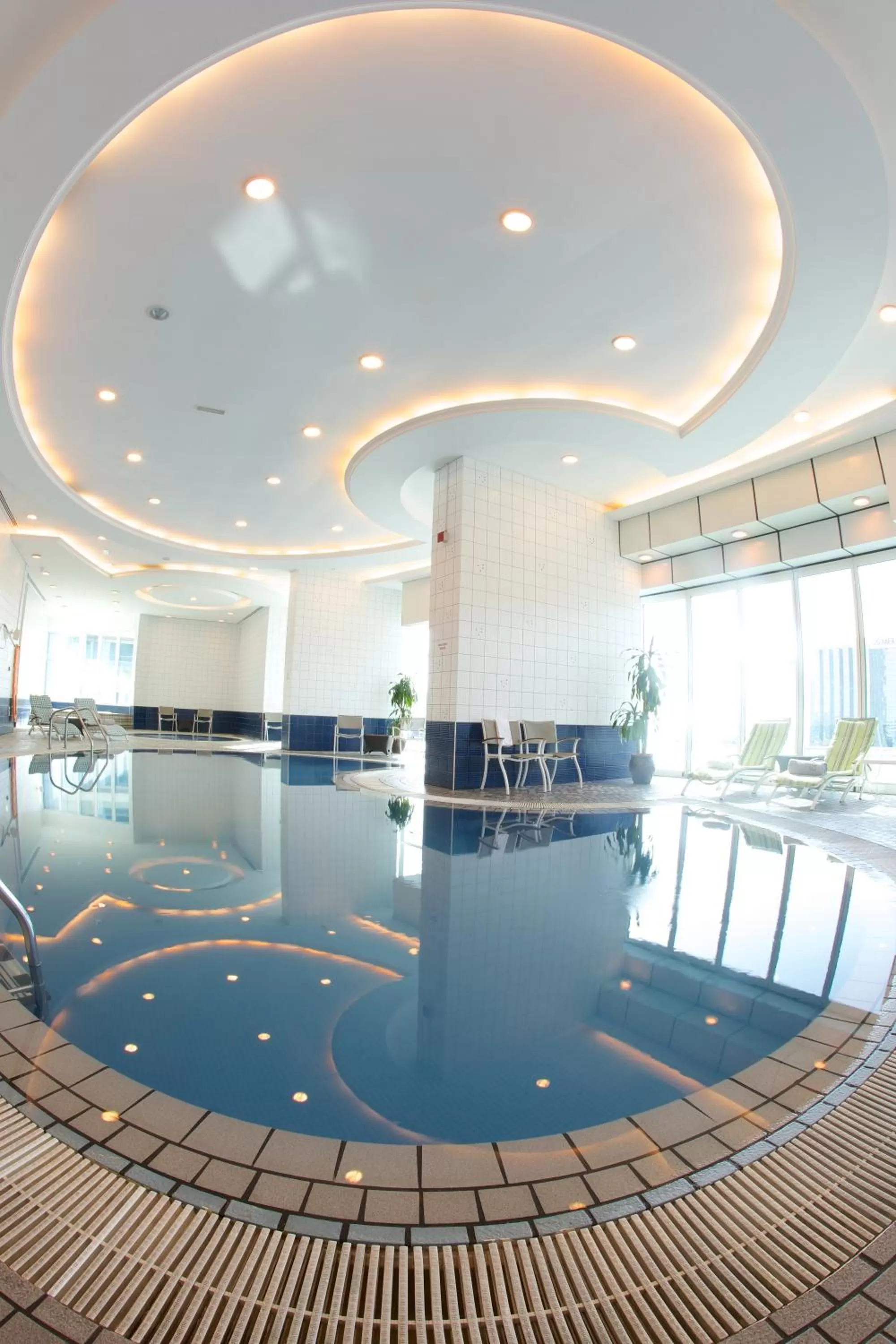 Swimming pool in Tamani Marina Hotel & Apartments
