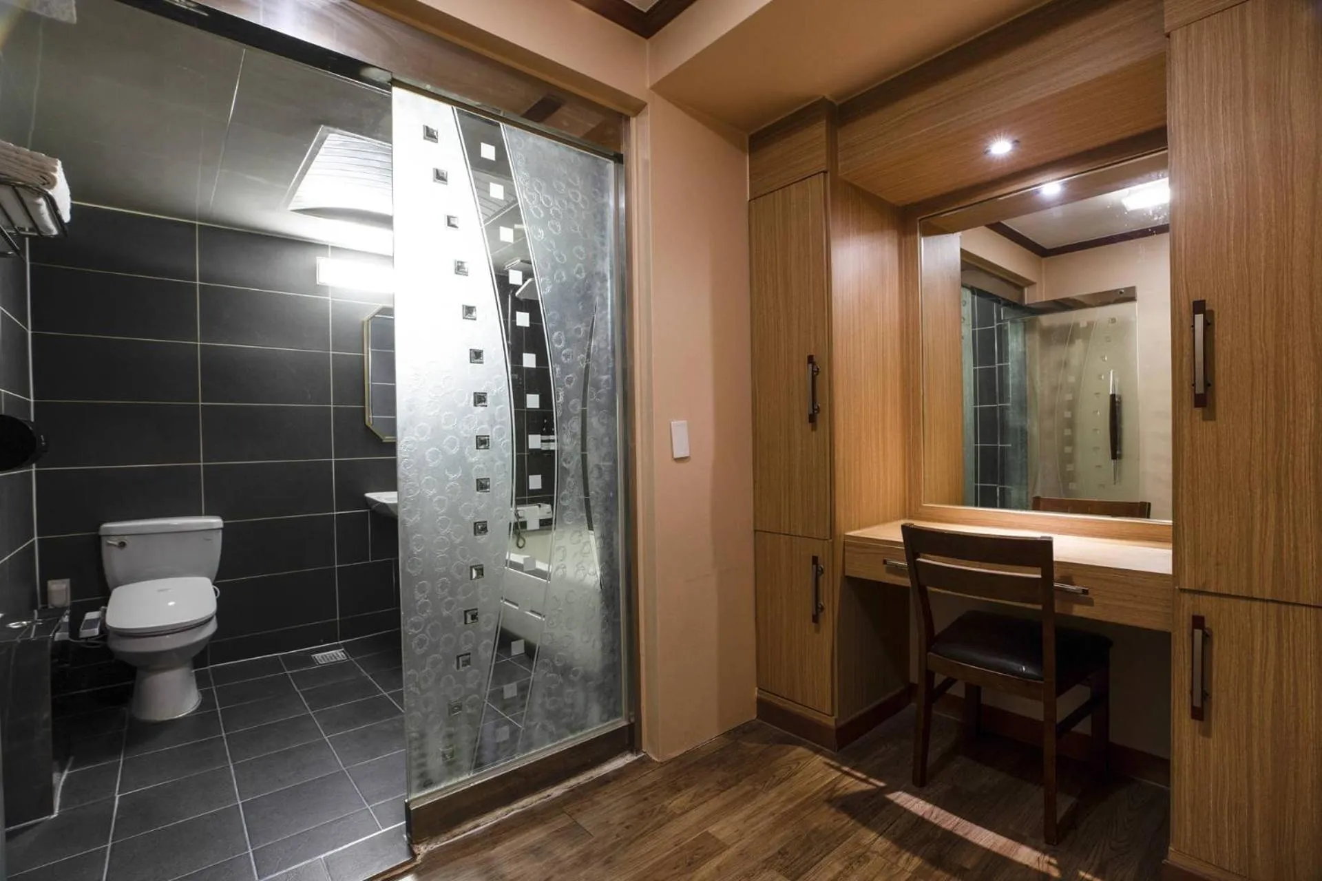 Bathroom in Central Plaza Hotel