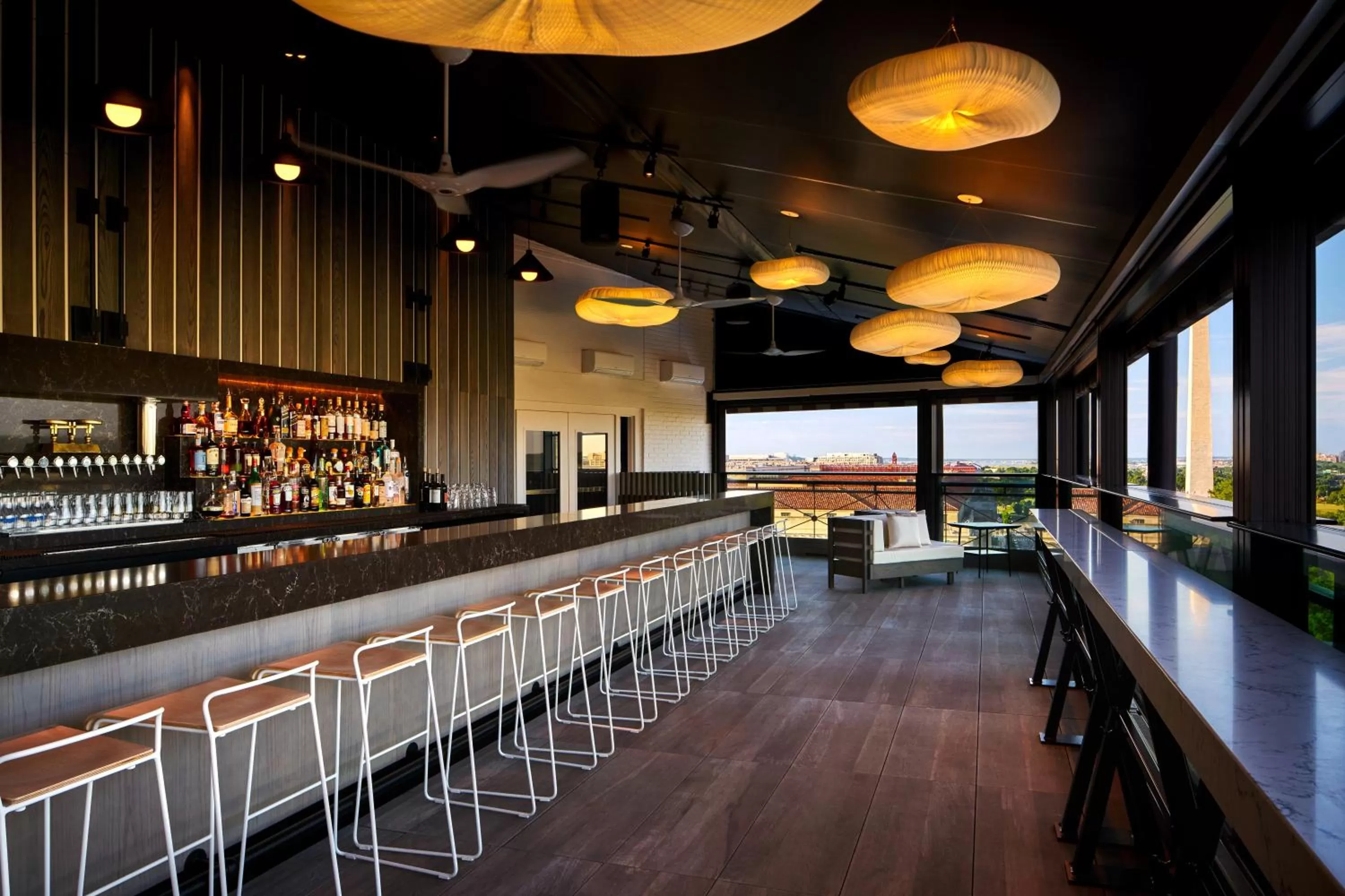 Restaurant/places to eat in Hotel Washington