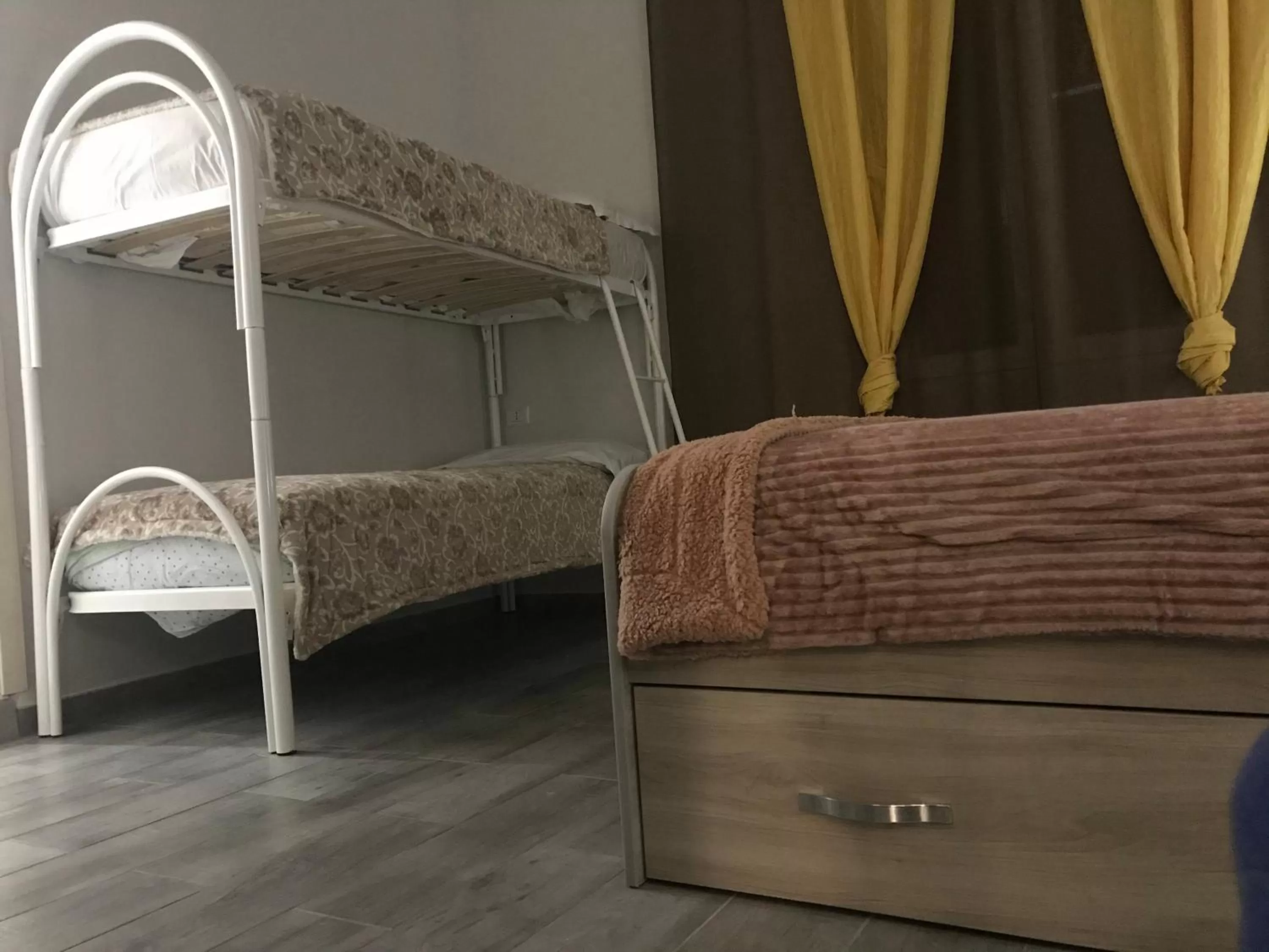 Bunk Bed in B&B oh mamma mia POMPEI