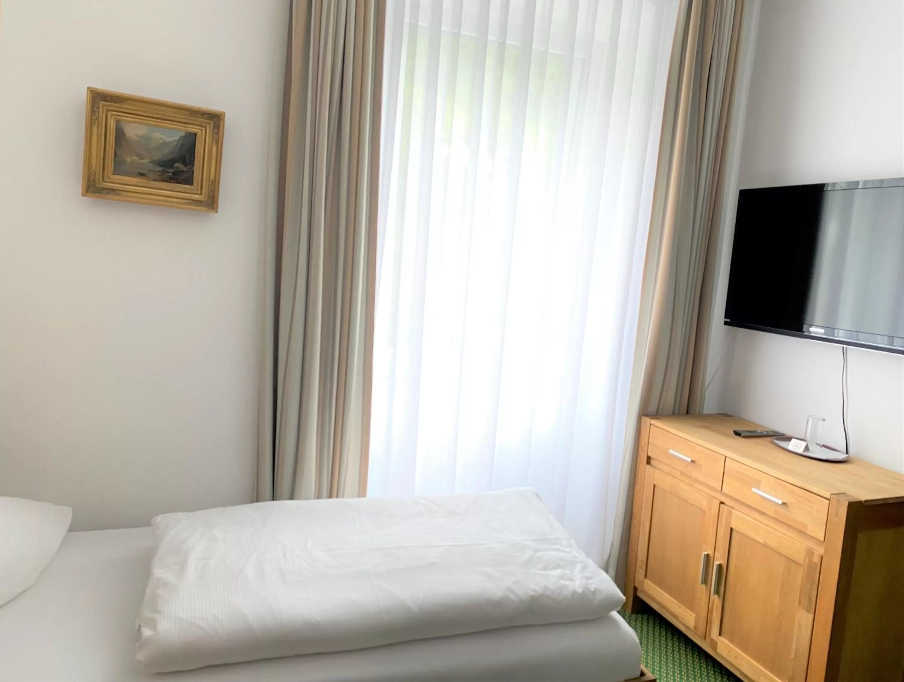 Bedroom, Bed in Hotel Schwabenwirt