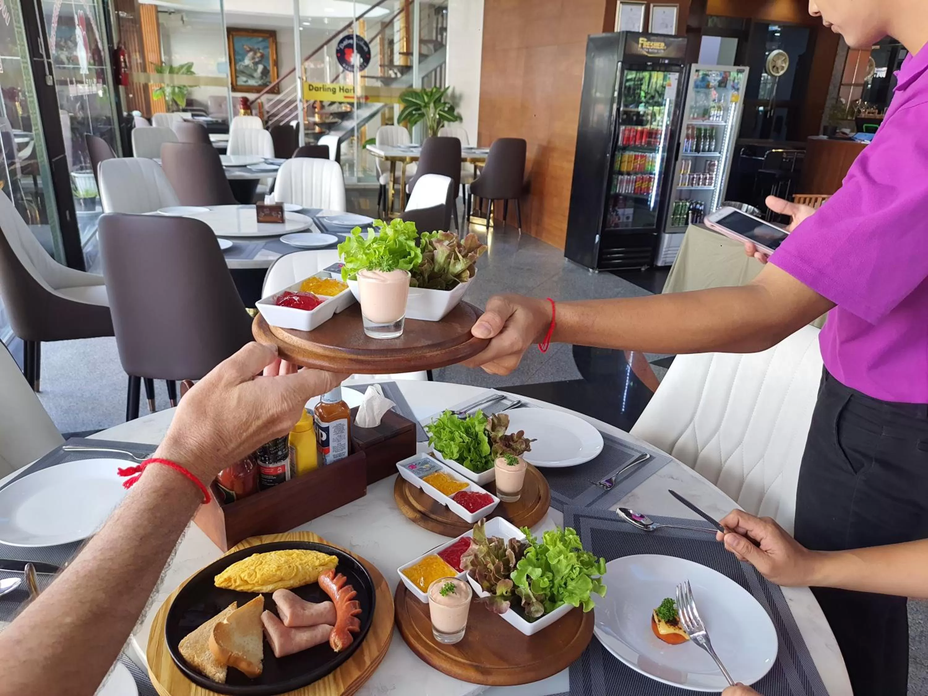 Restaurant/Places to Eat in Darling Harbour Residence - South Pattaya