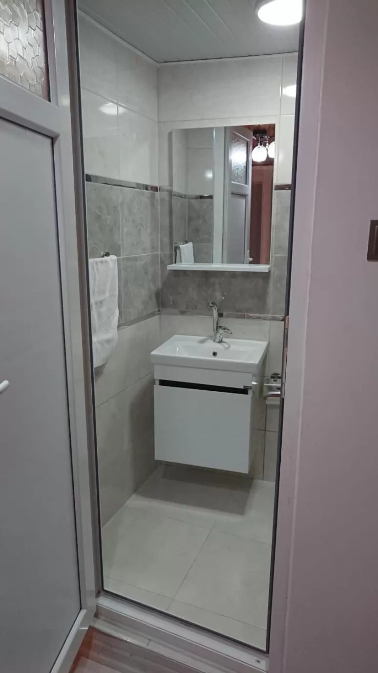 Bathroom in Ali's Pension