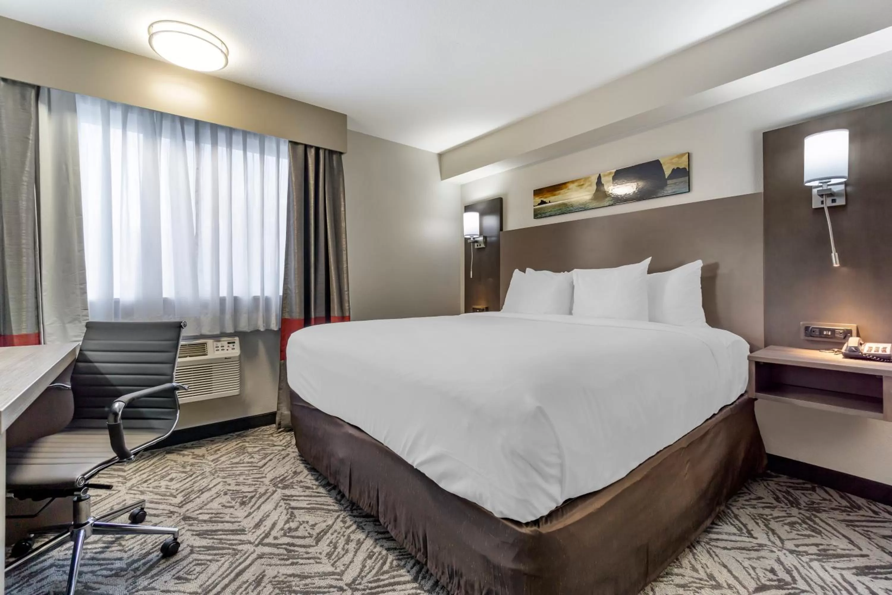 Bed in Comfort Inn & Suites Pacific - Auburn