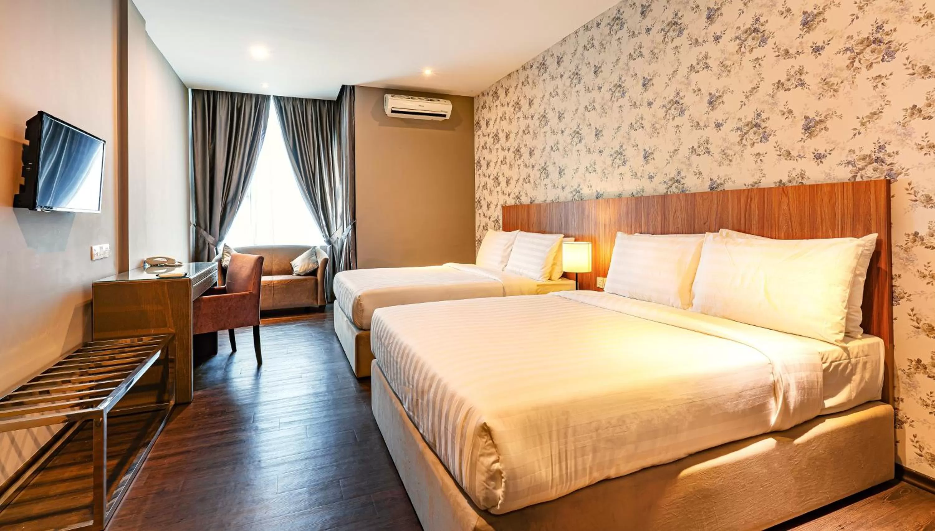 Deluxe Family Room in Le'venue Hotel