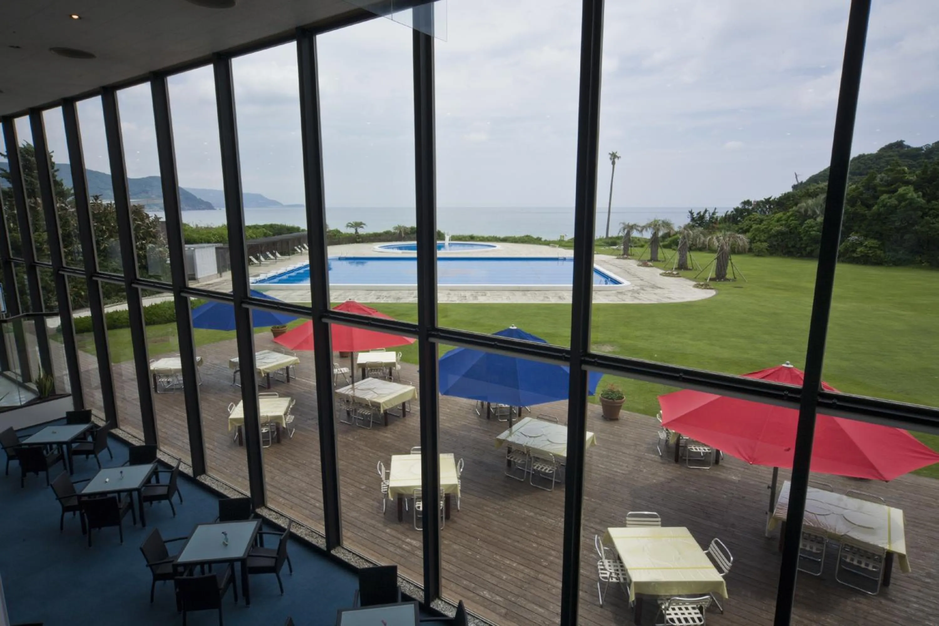Swimming pool in Hotel Izukyu